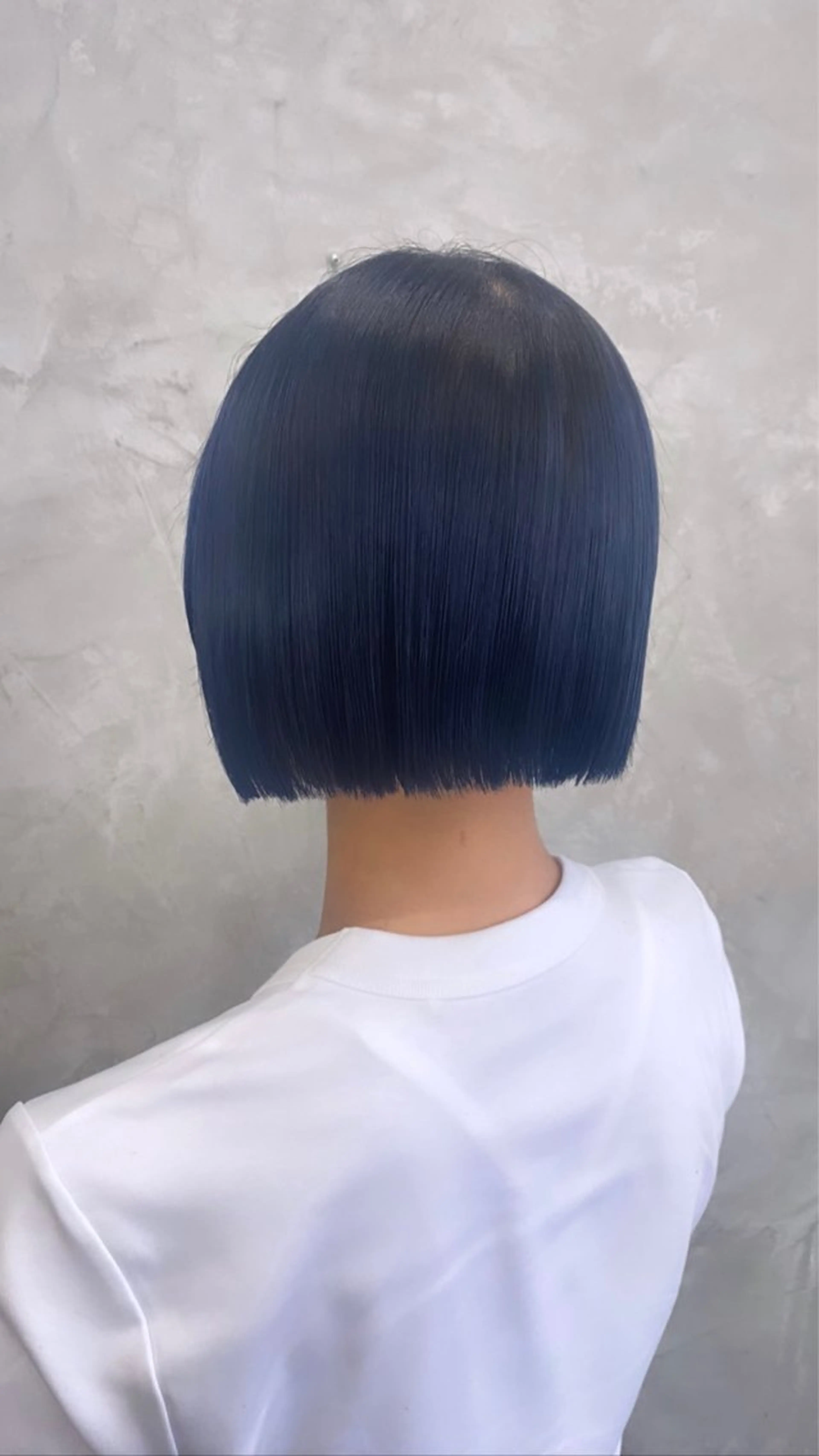 ショート カラー ネイビーカラー ボブ カット ヘアカラー トリートメント 佐伯 鼓乃美のヘアスタイル