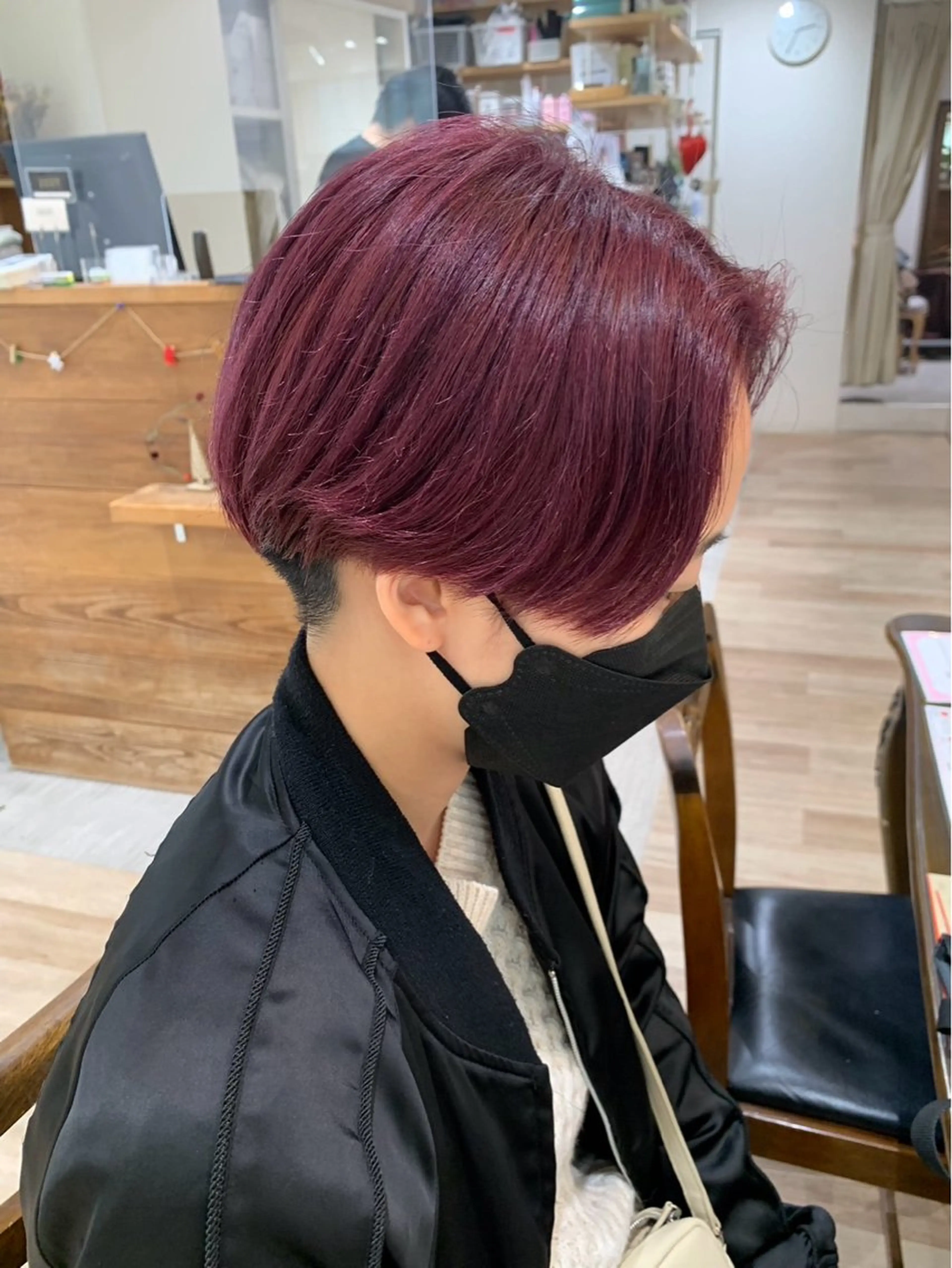 カラー パーマ メンズ フェザーパーマ メンズパーマ プードルパーマ メンズツイストパーマ ツイストスパイラルパーマ 夏果⭐︎fifth 天神 海外風パーマのヘアスタイル