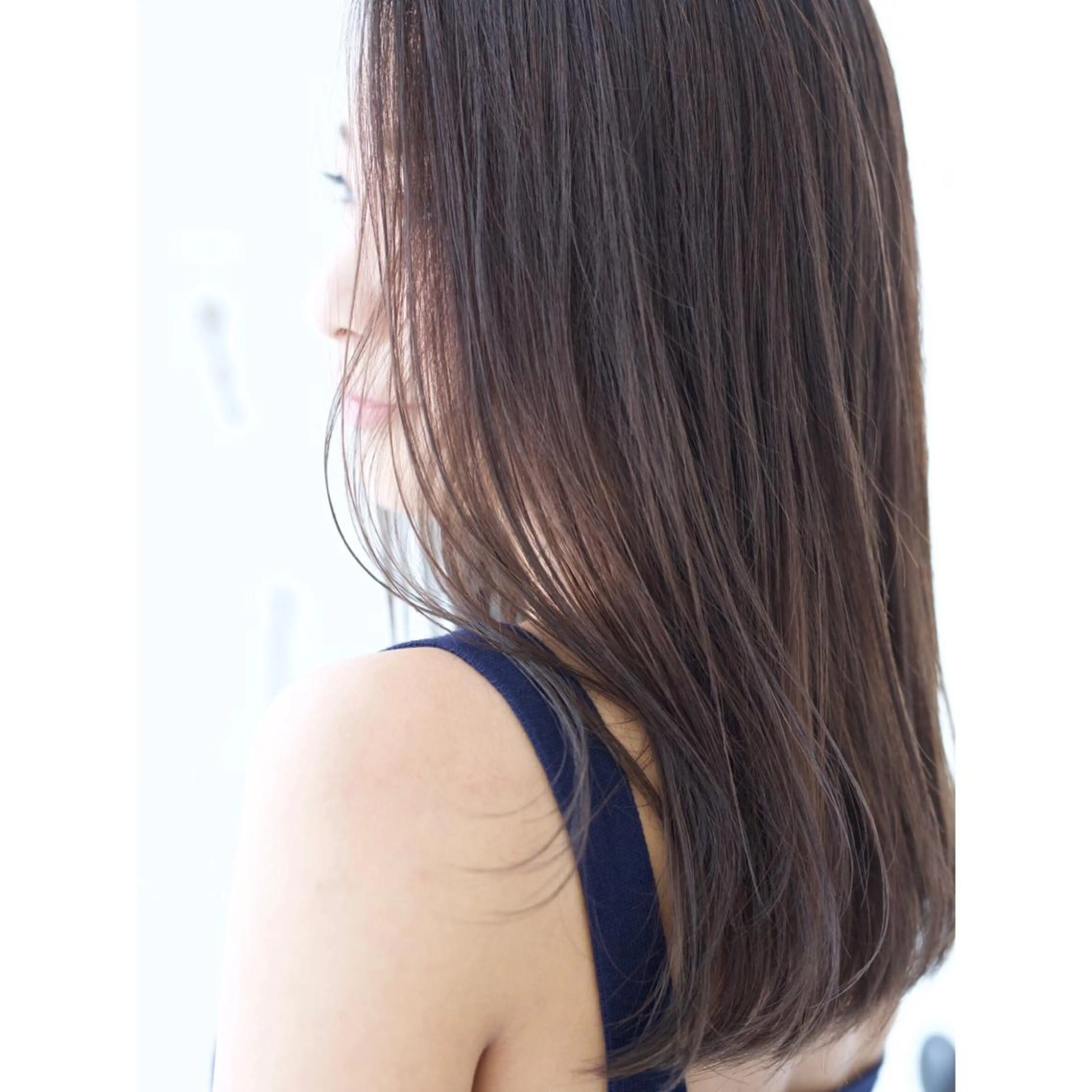 セミロング カラー fio マナミのヘアスタイル