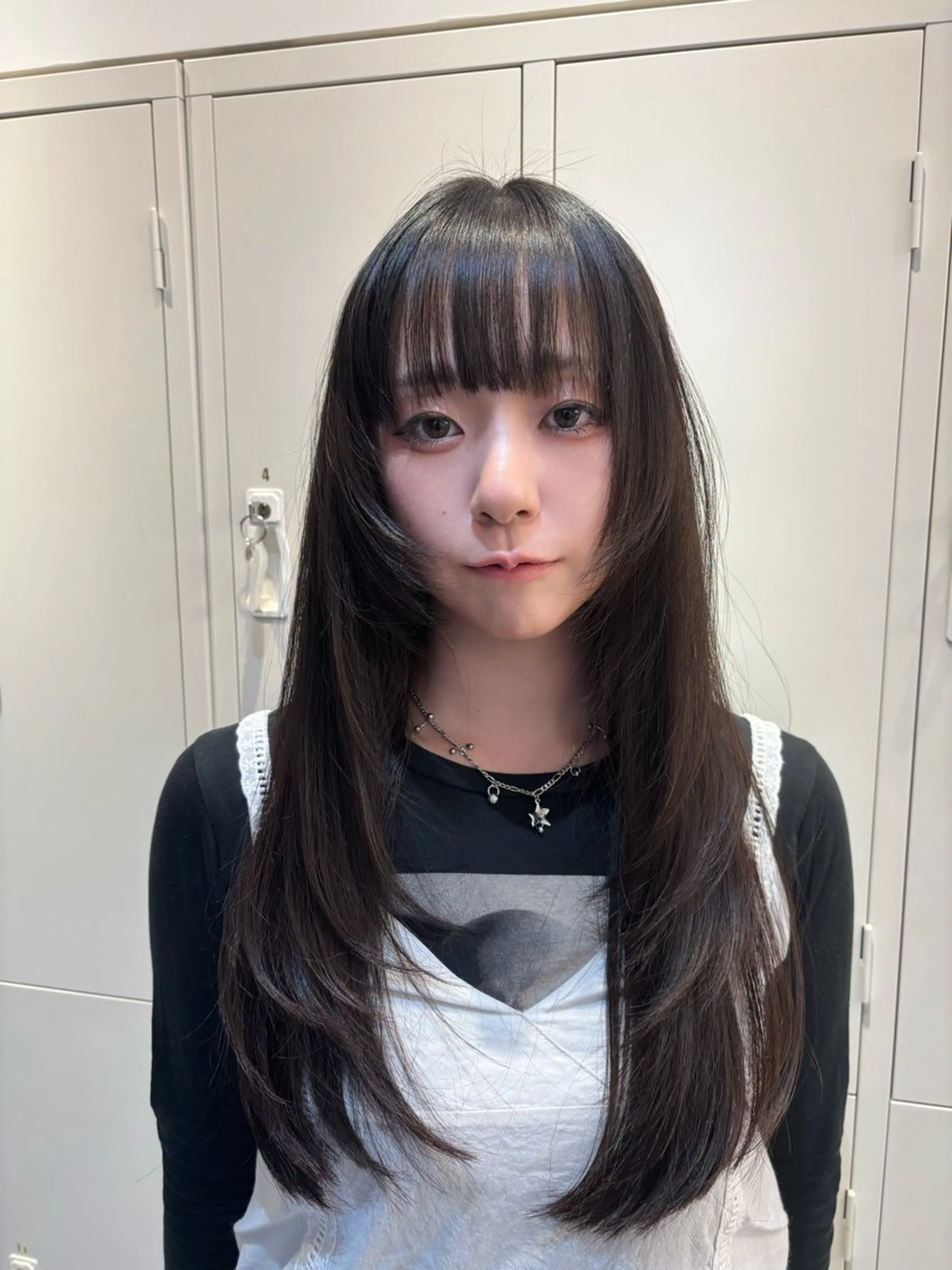 ロング ロングレイヤー レイヤーカット ロング 縮毛矯正 カット 縮毛矯正 🍀祥吾🍀レイヤー 艶髪❣️髪質改善❤️のヘアスタイル