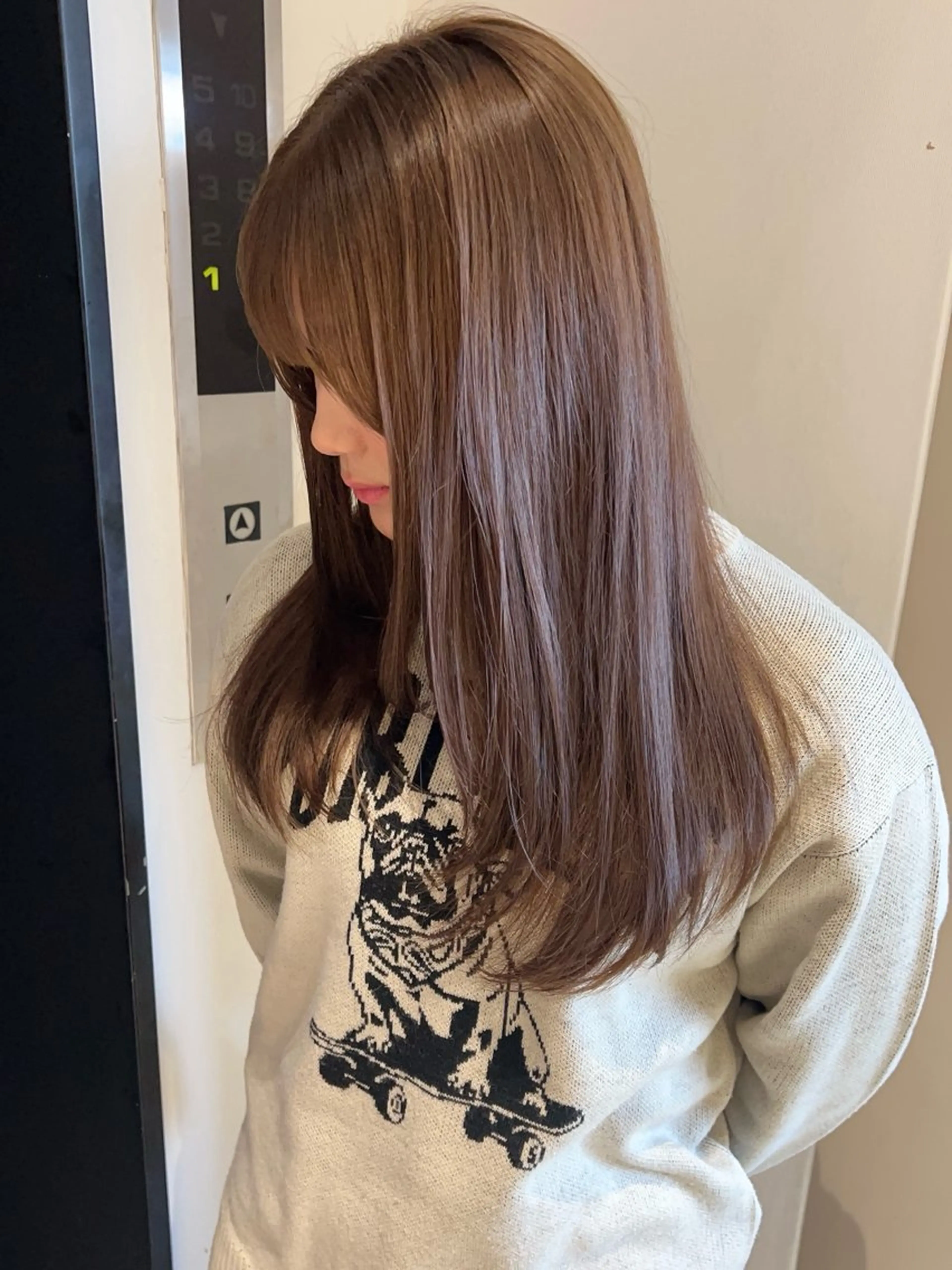 ロング カラー ベージュカラー ブリーチ ダブルカラー ミルクティーベージュ ブリーチなしカラー ヘアカラー ayaka🫧 梅田ダブルカラーのヘアスタイル