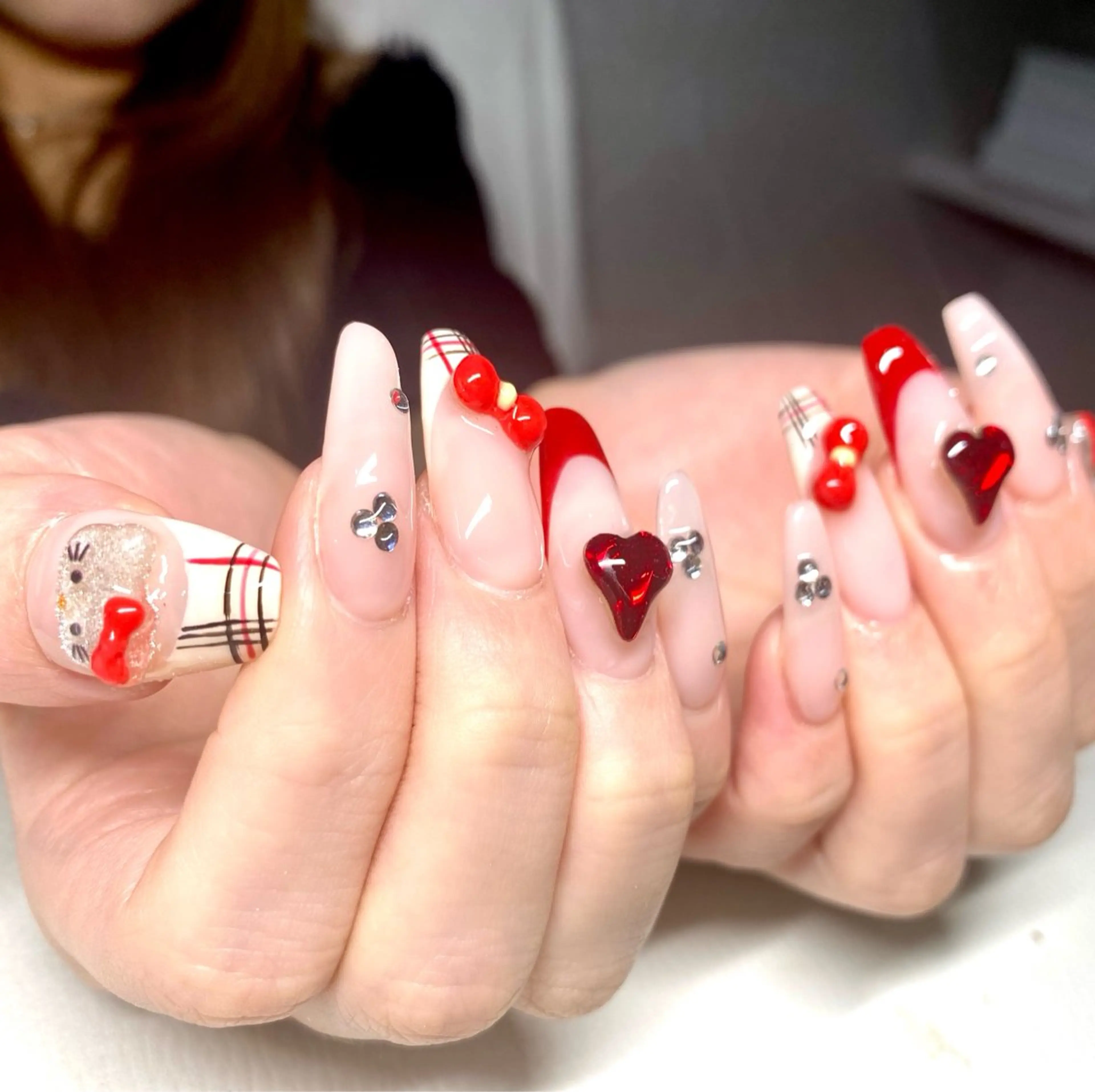 ネイル フレンチネイル ネイルチップ ハンドネイル ハンドケア Hi Beauty 渋谷(ネイル、ハイパーナイフ6、脂肪れいきゃく、マッサージ＆エステサロン)所属・Hi beauty 渋谷のネイルデザイン