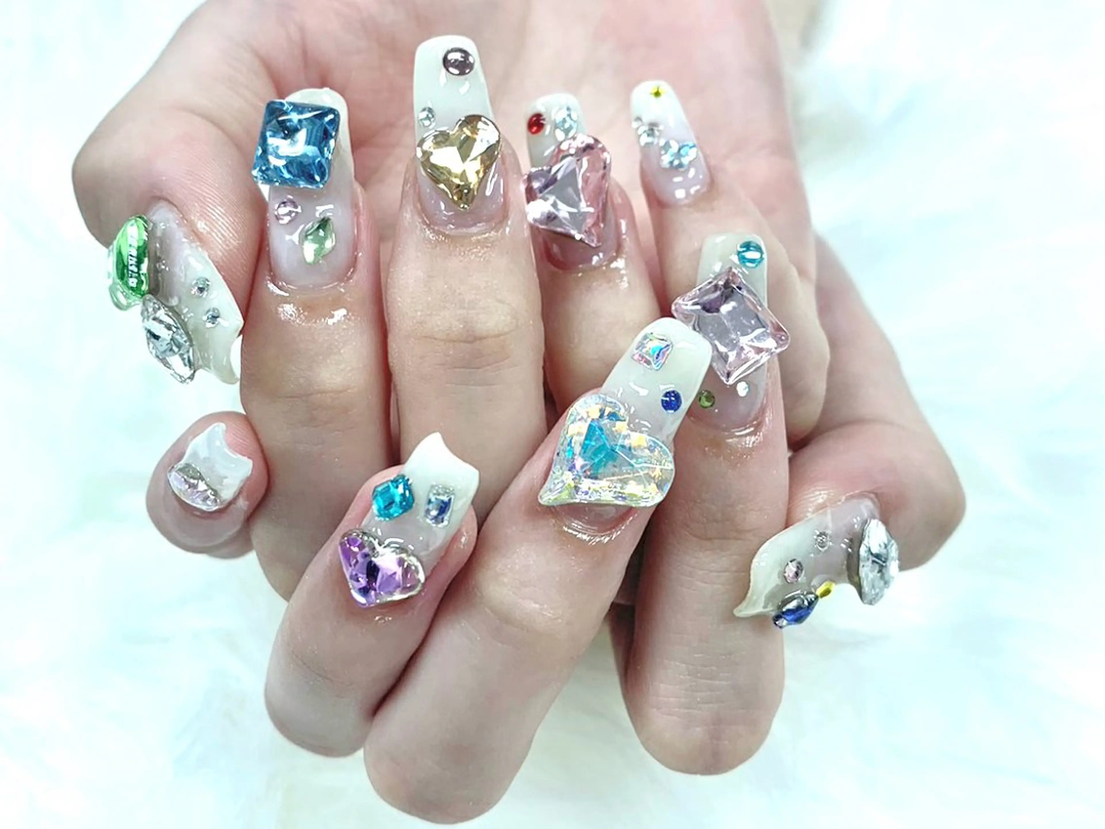 セミロング ハンドネイル Hanaai Salon新宿店のネイルデザイン