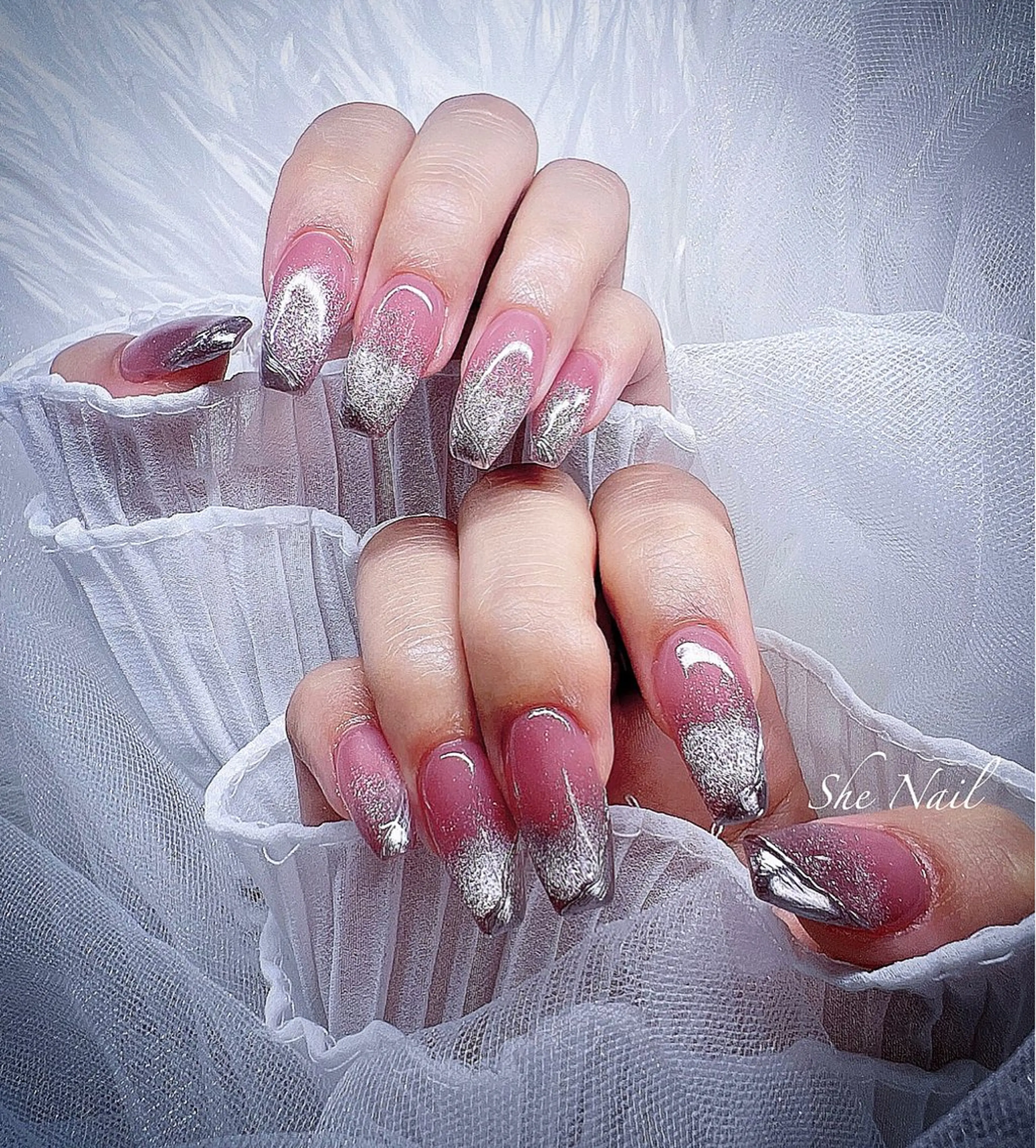 ネイル チークネイル 長さ出し フレンチネイル ガラスフレンチ キラキラネイル ハンドネイル She   Nail所属・ISA_ BELLAのネイルデザイン