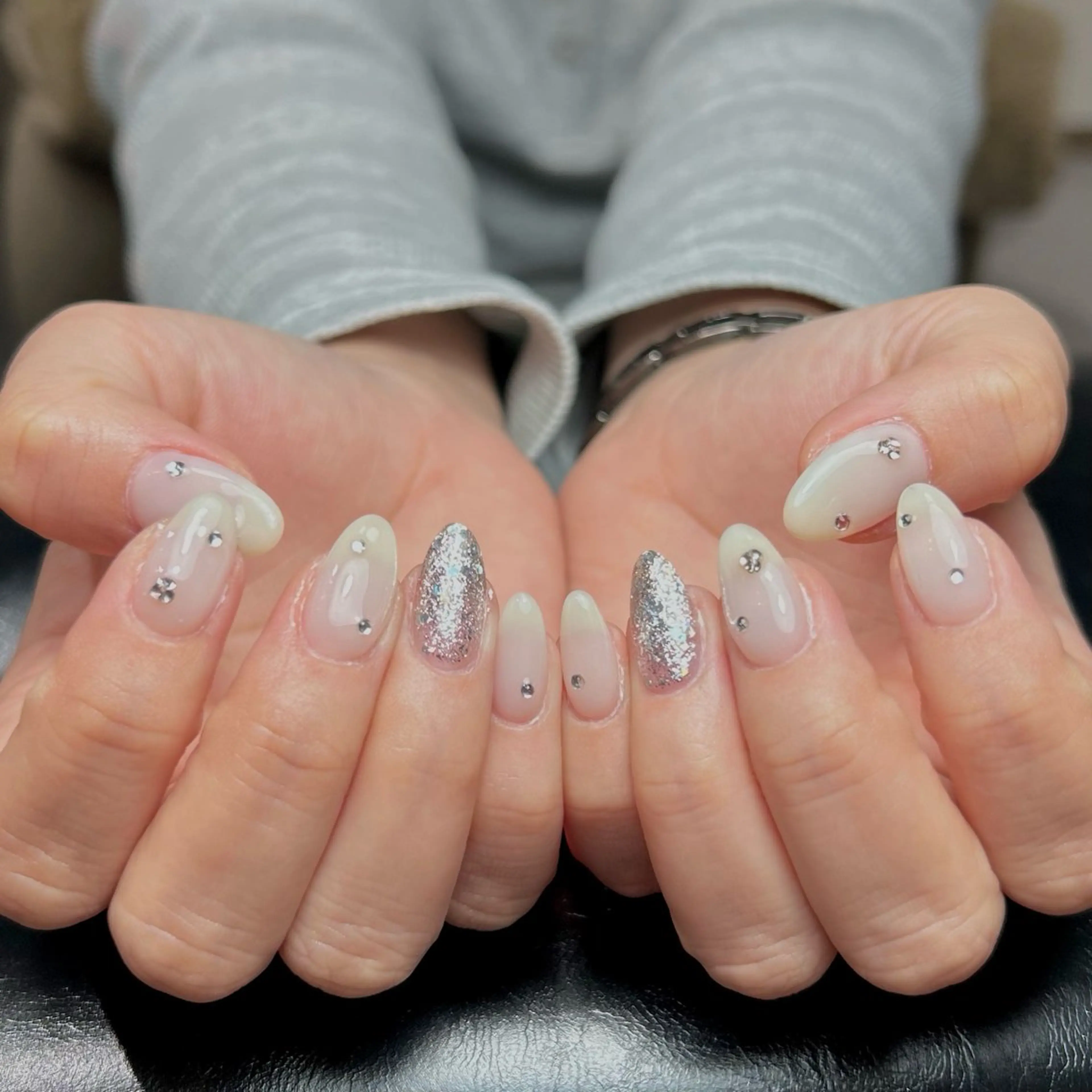 ネイル グラデーション ラメ(グリッター) マグネットネイル ミラーネイル ニュアンスネイル ハンドネイル Lumi de nails所属・Lumi de nailsのネイルデザイン