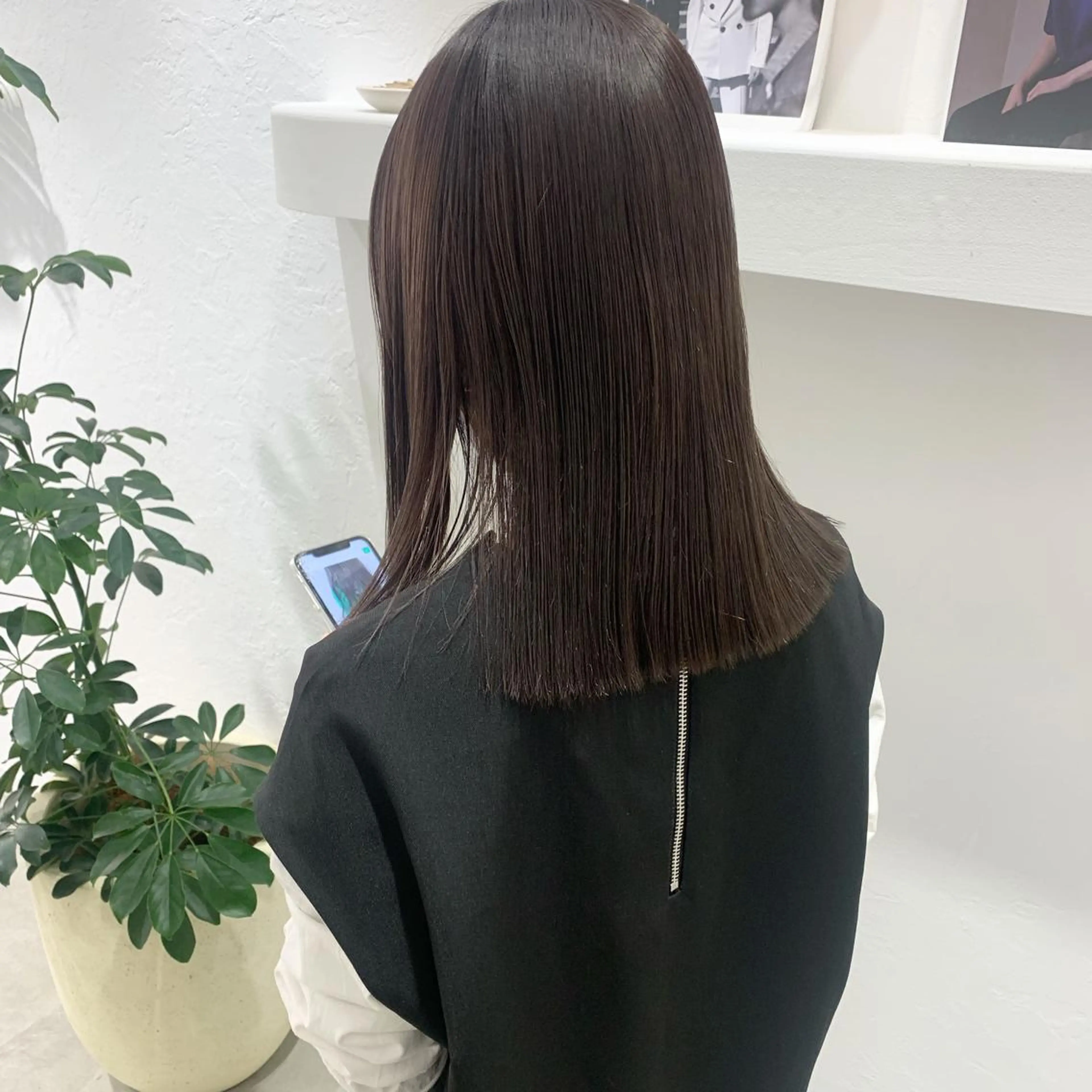 ミディアム カラー カット ヘアカラー トリートメント ぱつっとボブ/ 小野あかねのヘアスタイル