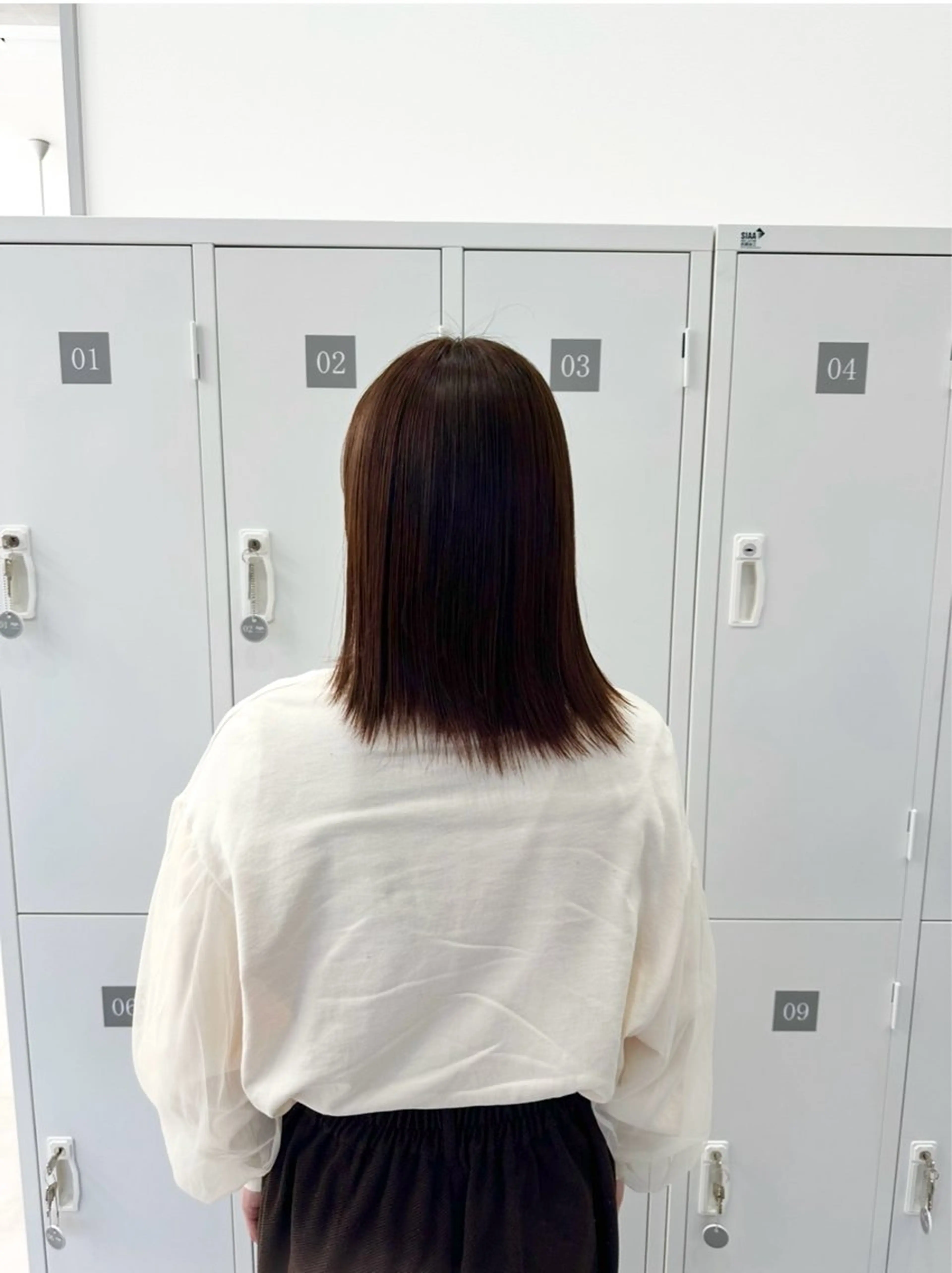 ミディアム 相田 絢音のヘアスタイル