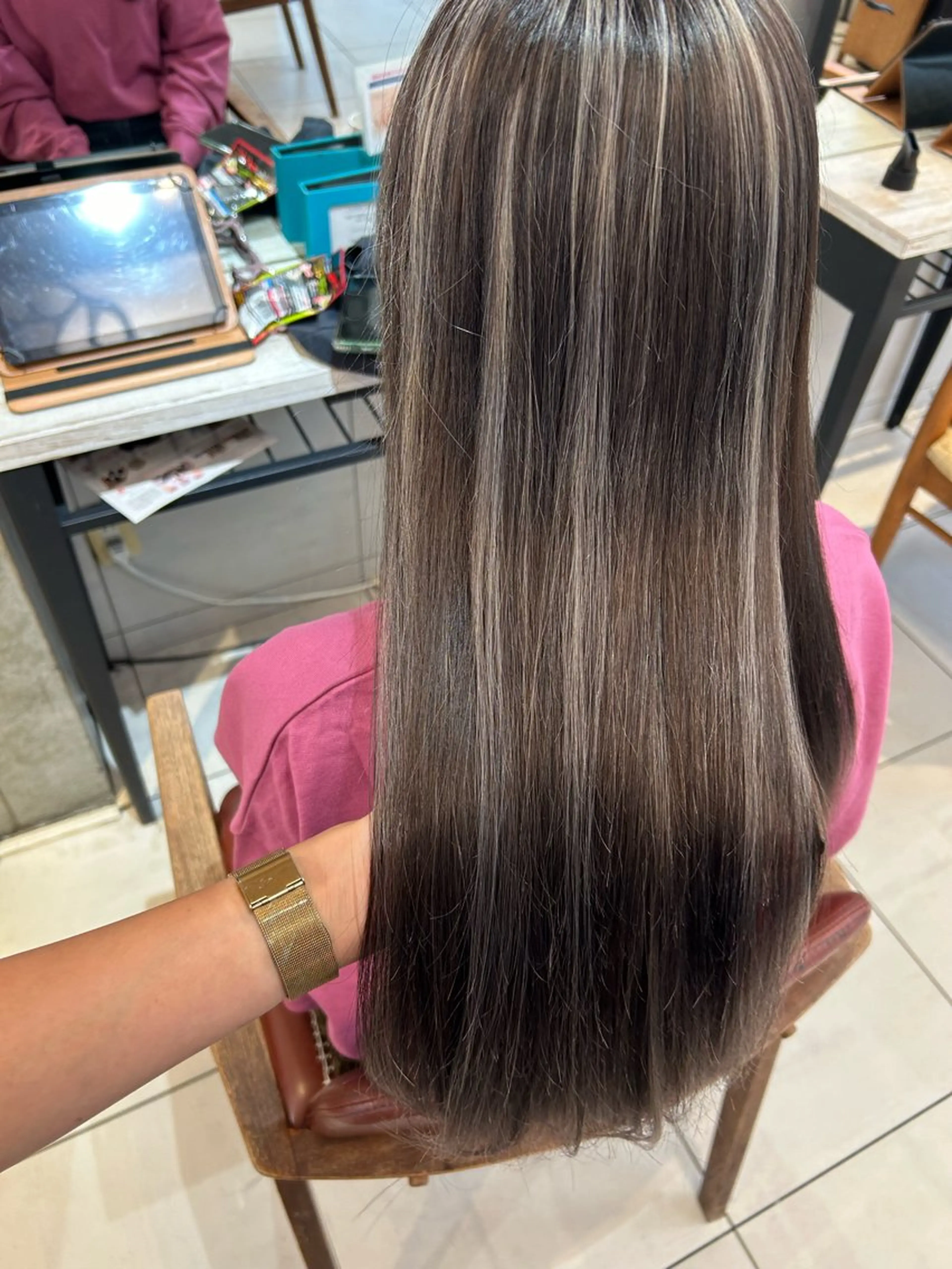 セミロング カラー ハイライトカラー ハイライト ヘアカラー 艶カラー/耳つぼ/ 渡辺奈緒のその他イメージ