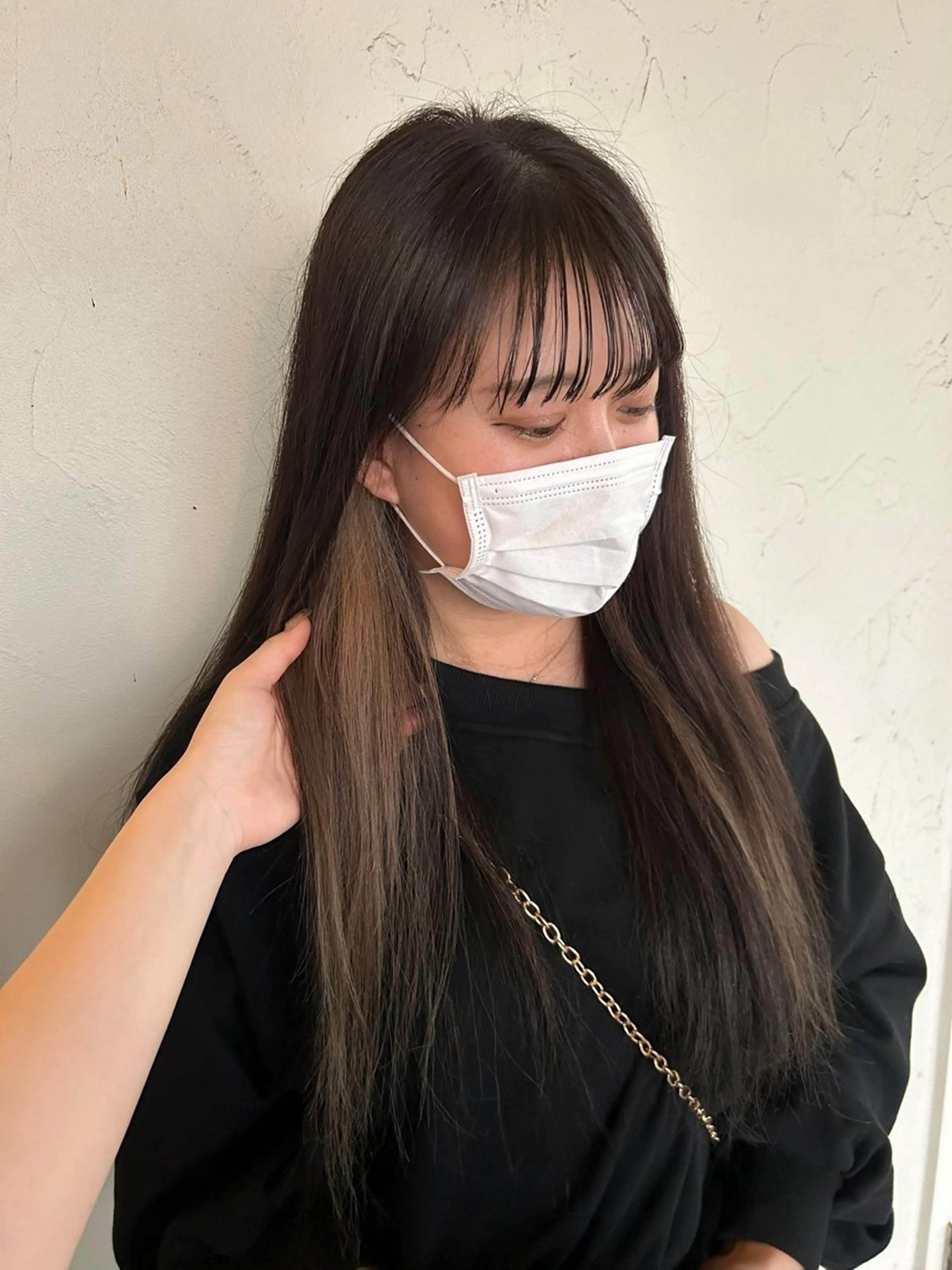 ロング カラー ルプラボウ  藤原 千紗のヘアスタイル