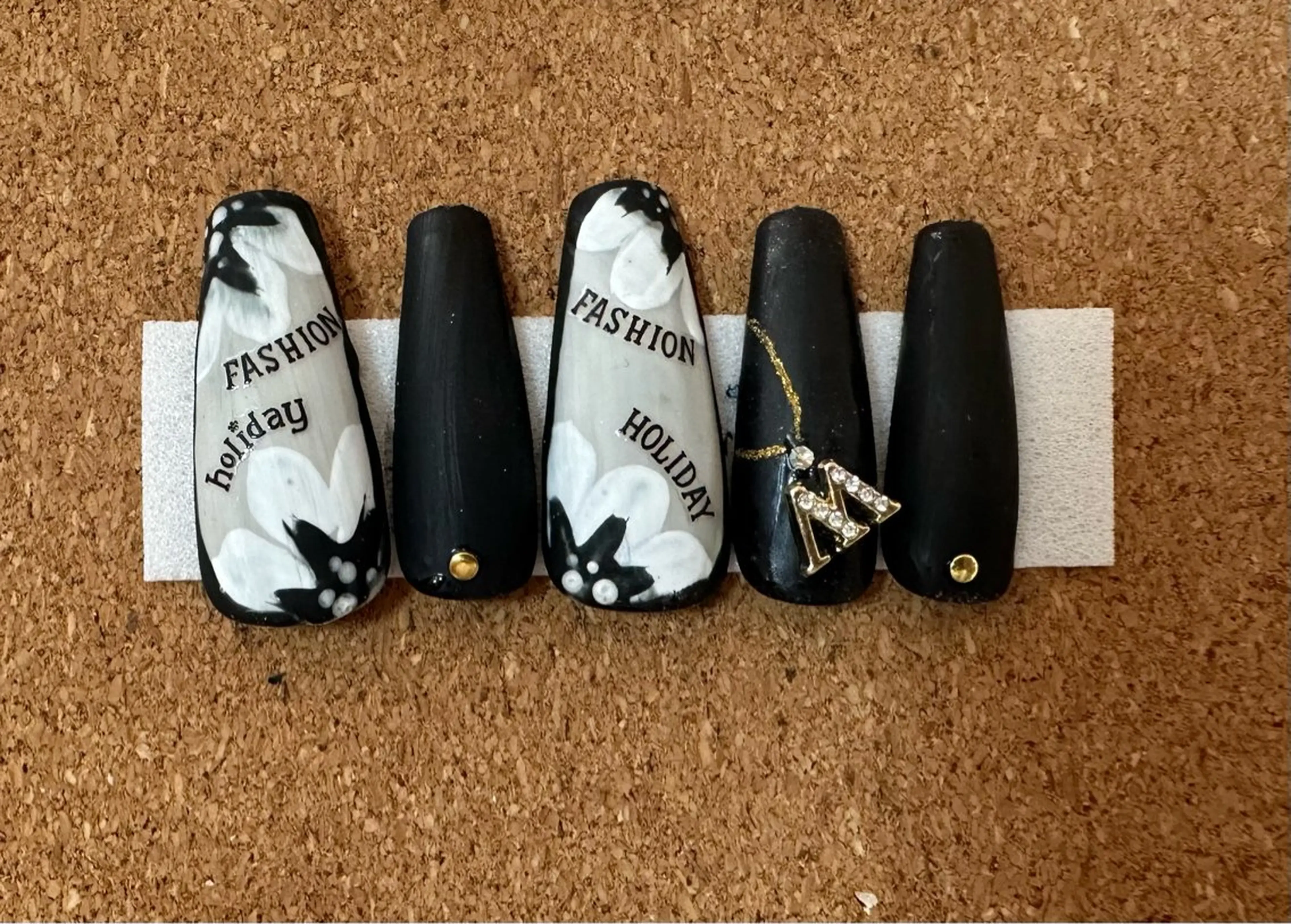 ネイル チークネイル 長さ出し フットネイル ジェルネイル マグネットネイル grace グレースのネイルデザイン