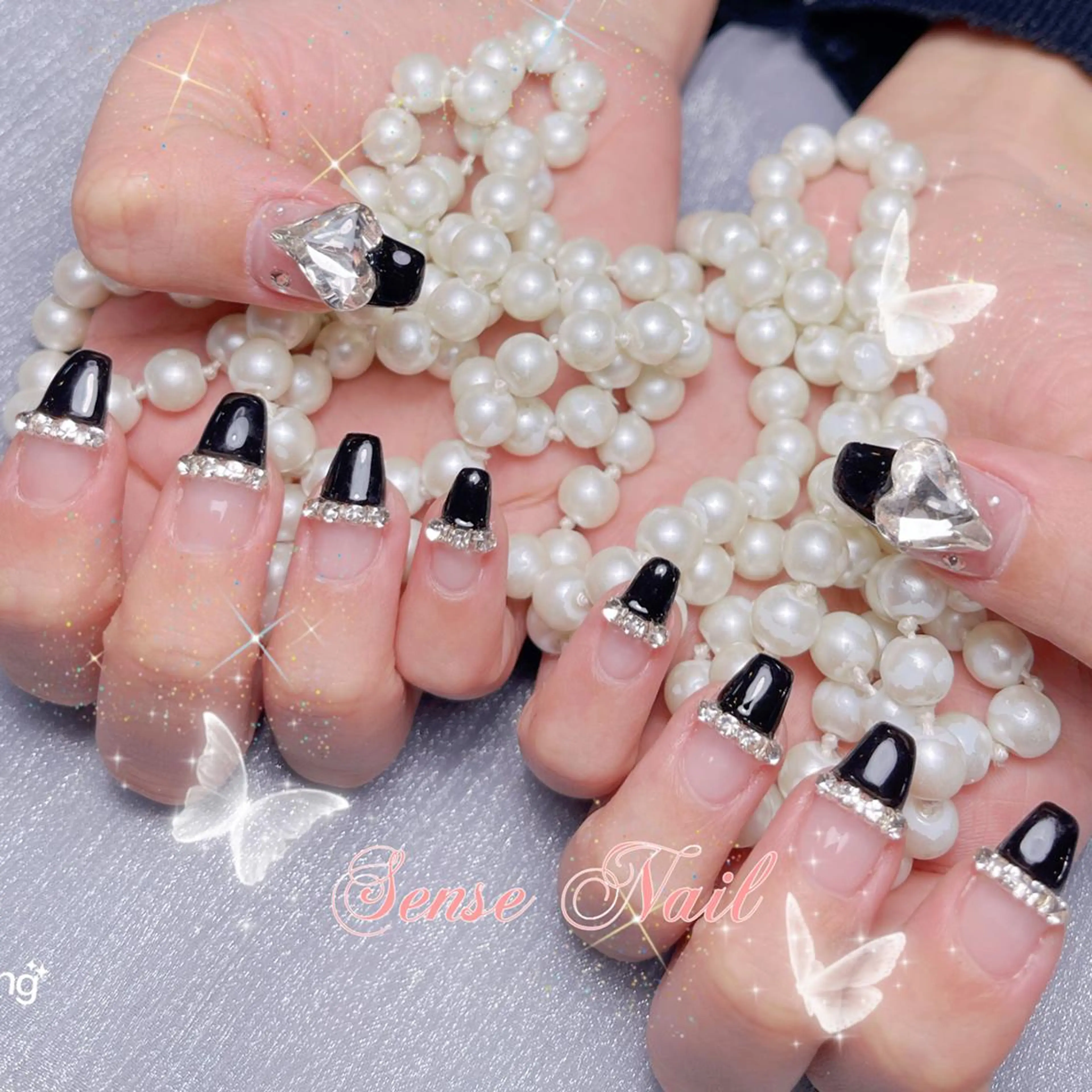 ネイル Queening 🦋のネイルデザイン