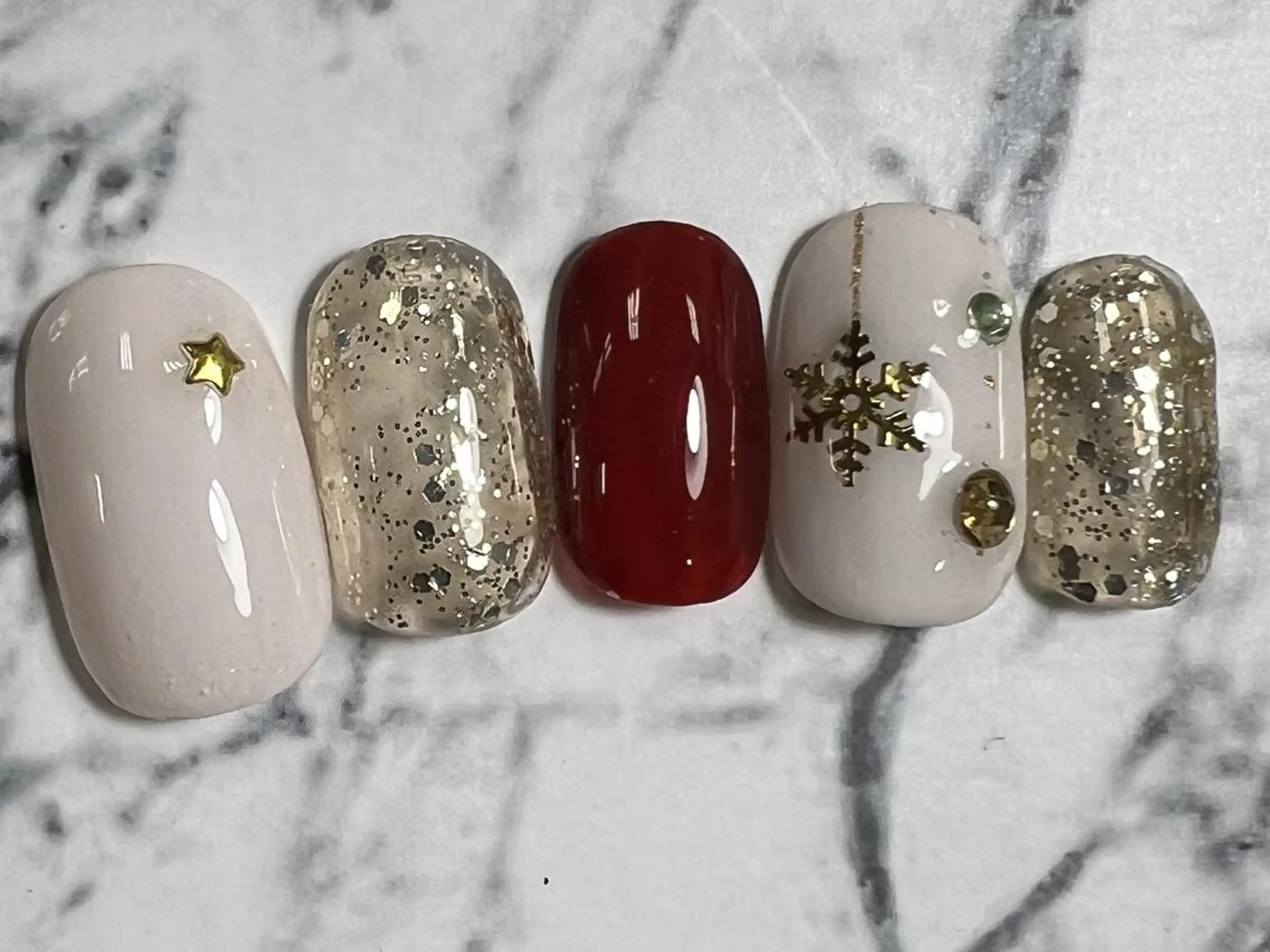 ネイル ❤️💛🩵京橋 痛ネイル⭐️3Dのネイルデザイン