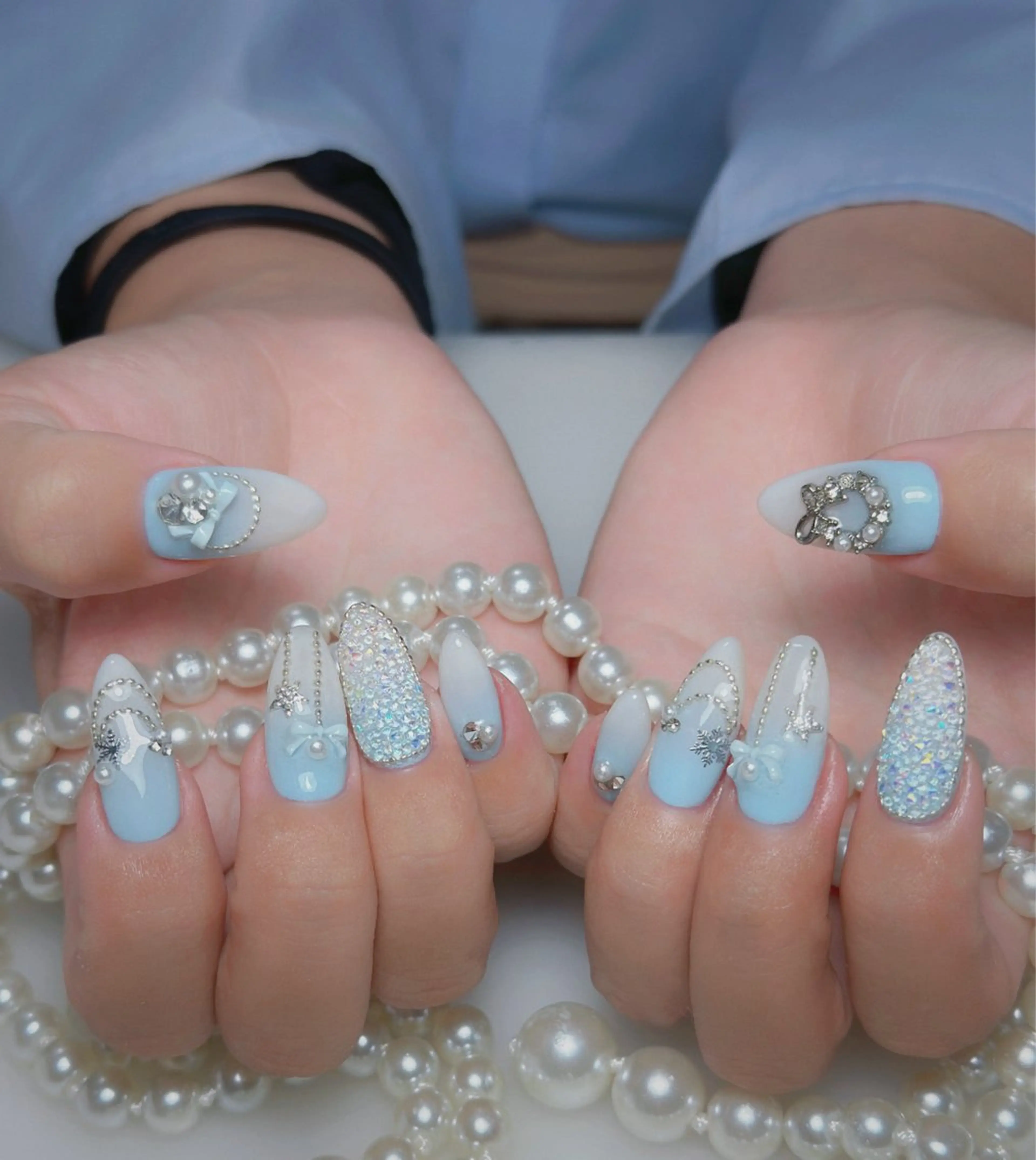 ネイル オーロラネイル 長さ出し フットネイル 韓国ネイル ラメ(グリッター) ハンドネイル 👍thumbs up nail👍のネイルデザイン