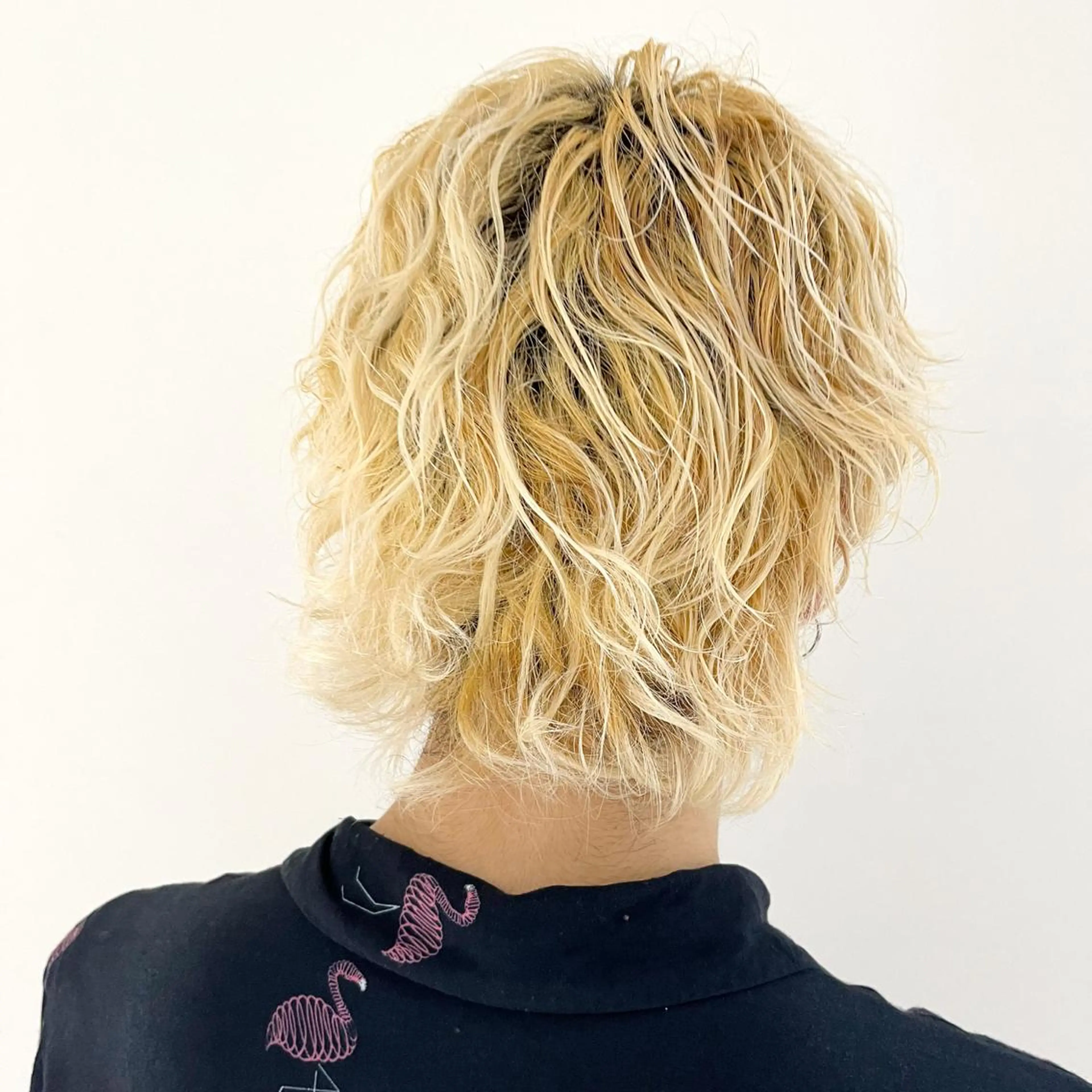 カラー 抜きっぱなしブロンド ハイトーンカラー ヘアカラー 宇佐美佳／美髪 ストレート/縮毛矯正のヘアスタイル