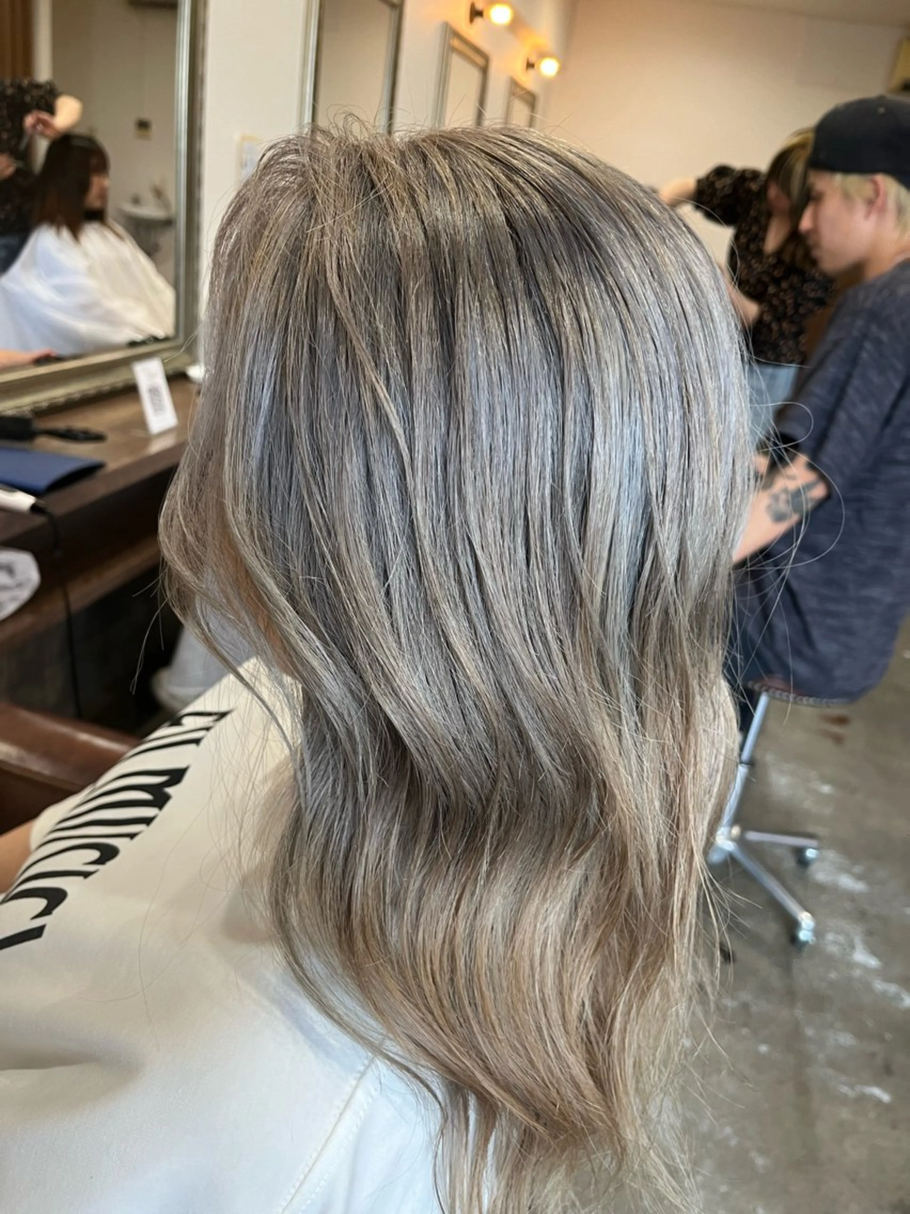 ロング ☺︎宮田 麻衣☺︎のヘアスタイル