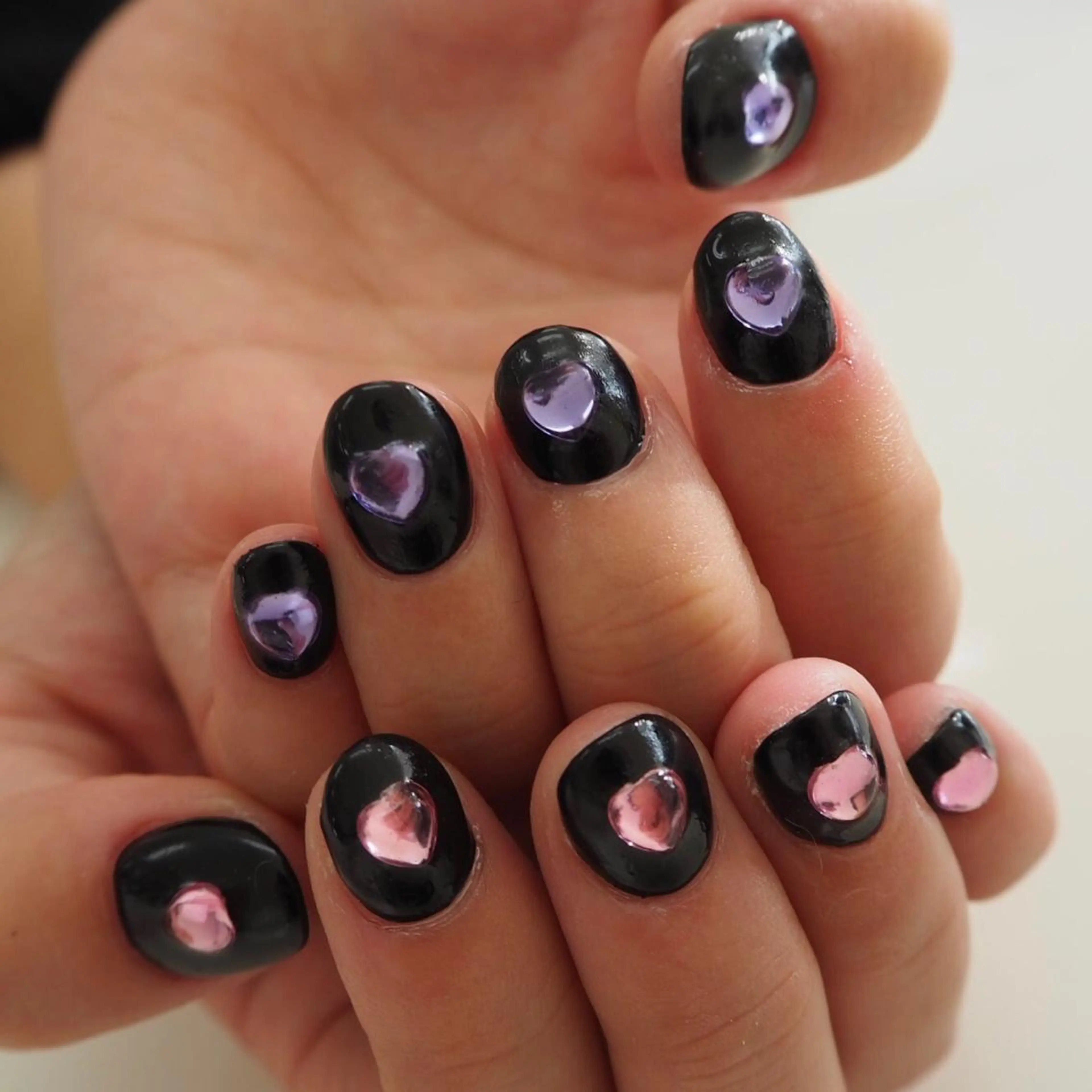 ネイル ストーンネイル Hisaka Mikiのネイルデザイン