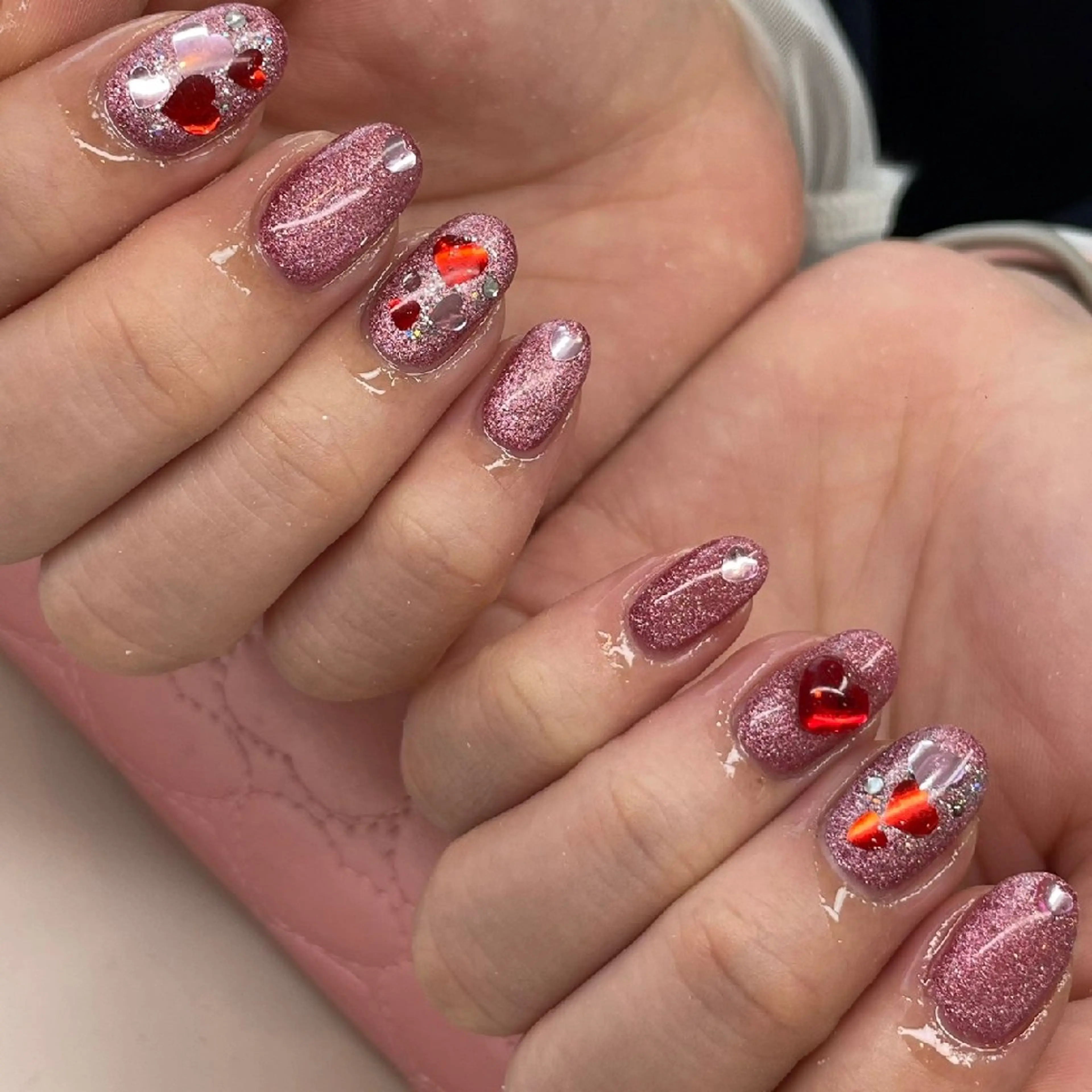 ネイル キラキラネイル マグネットネイル ピンク バレンタイン 心斎橋Salon Epokkuのネイルデザイン