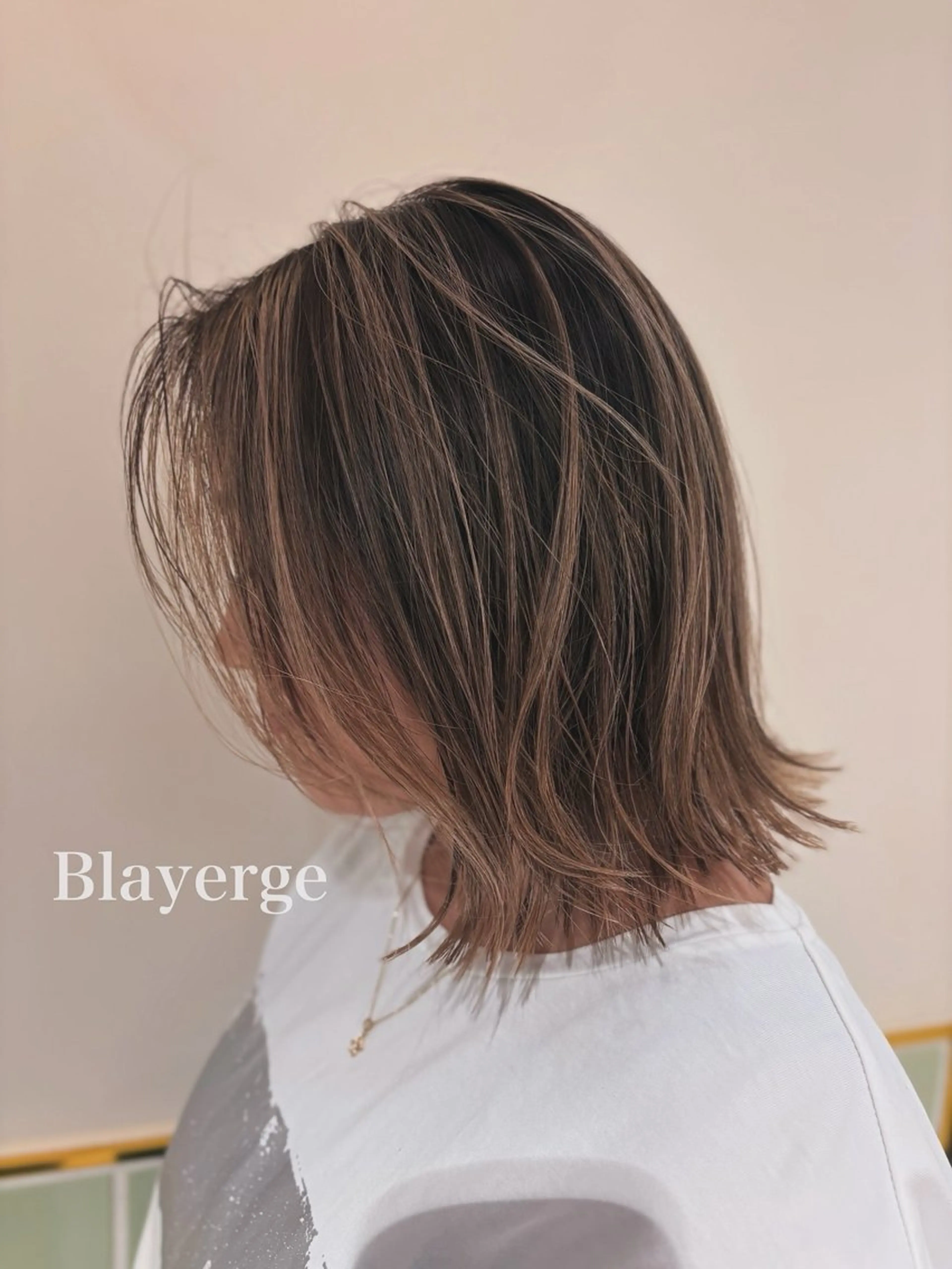 ミディアム カラー ヘアアレンジ バレイヤージュ 透明感カラー くびれヘア 顔周りカット 韓国風ヘア カット ヘアカラー トリートメント ®️レイヤー/透明感 カラー/星野六三四のヘアスタイル