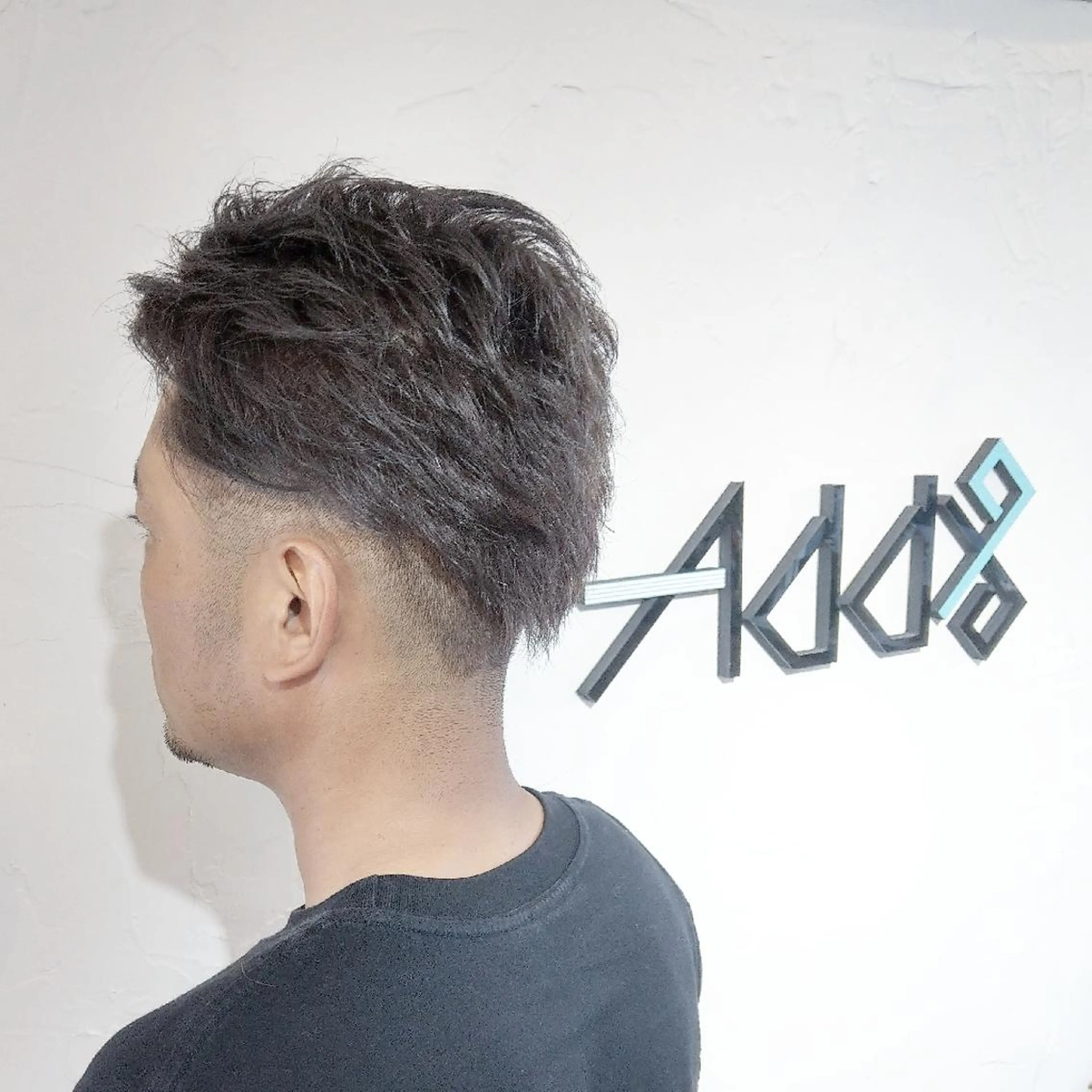 ショート カラー メンズ メンズパーマ アディクシーカラー アッシュ ベージュカラー ブルーカラー ヘアカラー トリートメント ヘッドスパ Add9 柳田健登のヘアスタイル