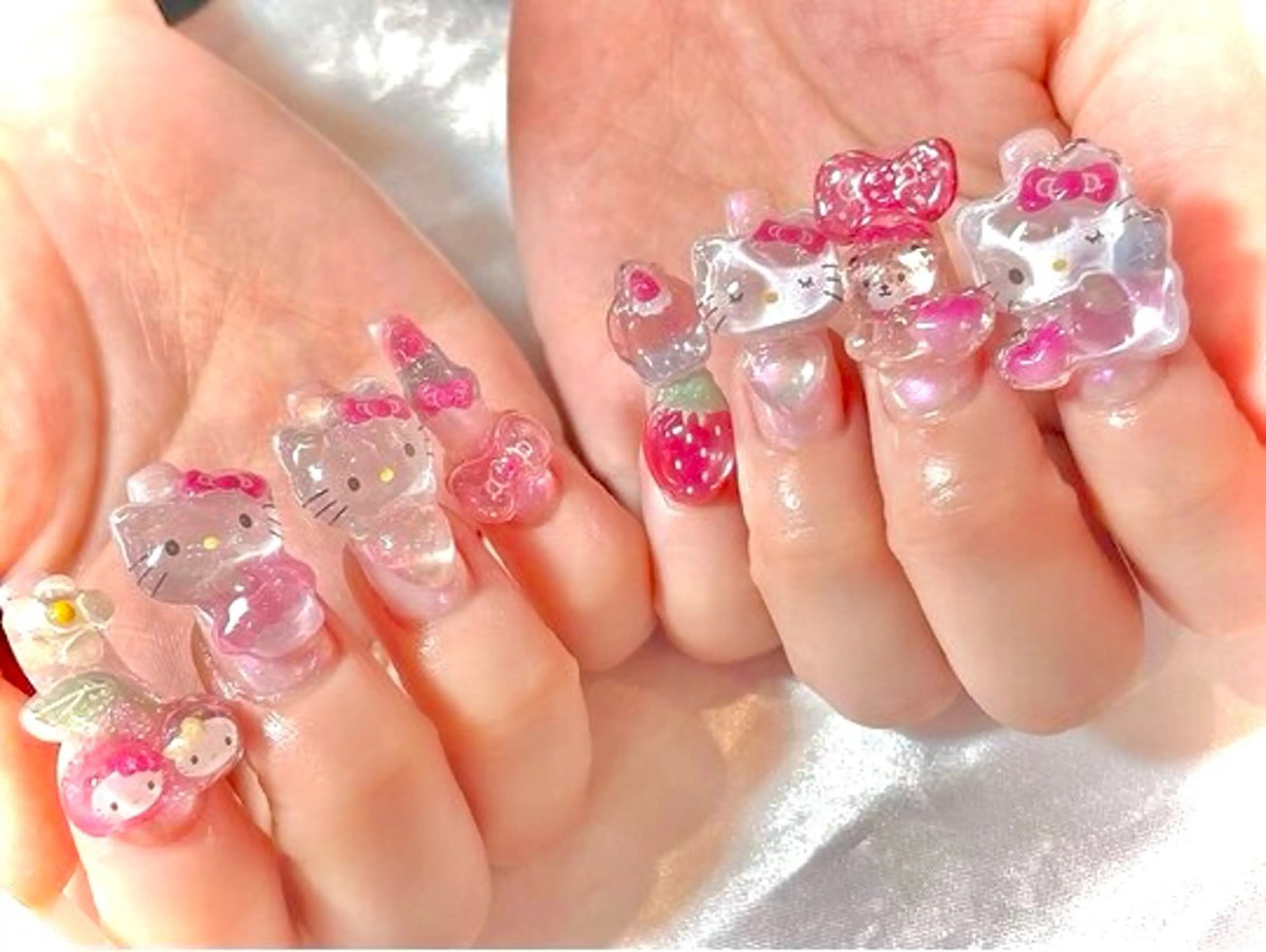 サンリオボンボンドロップネイル🎀💎の写真