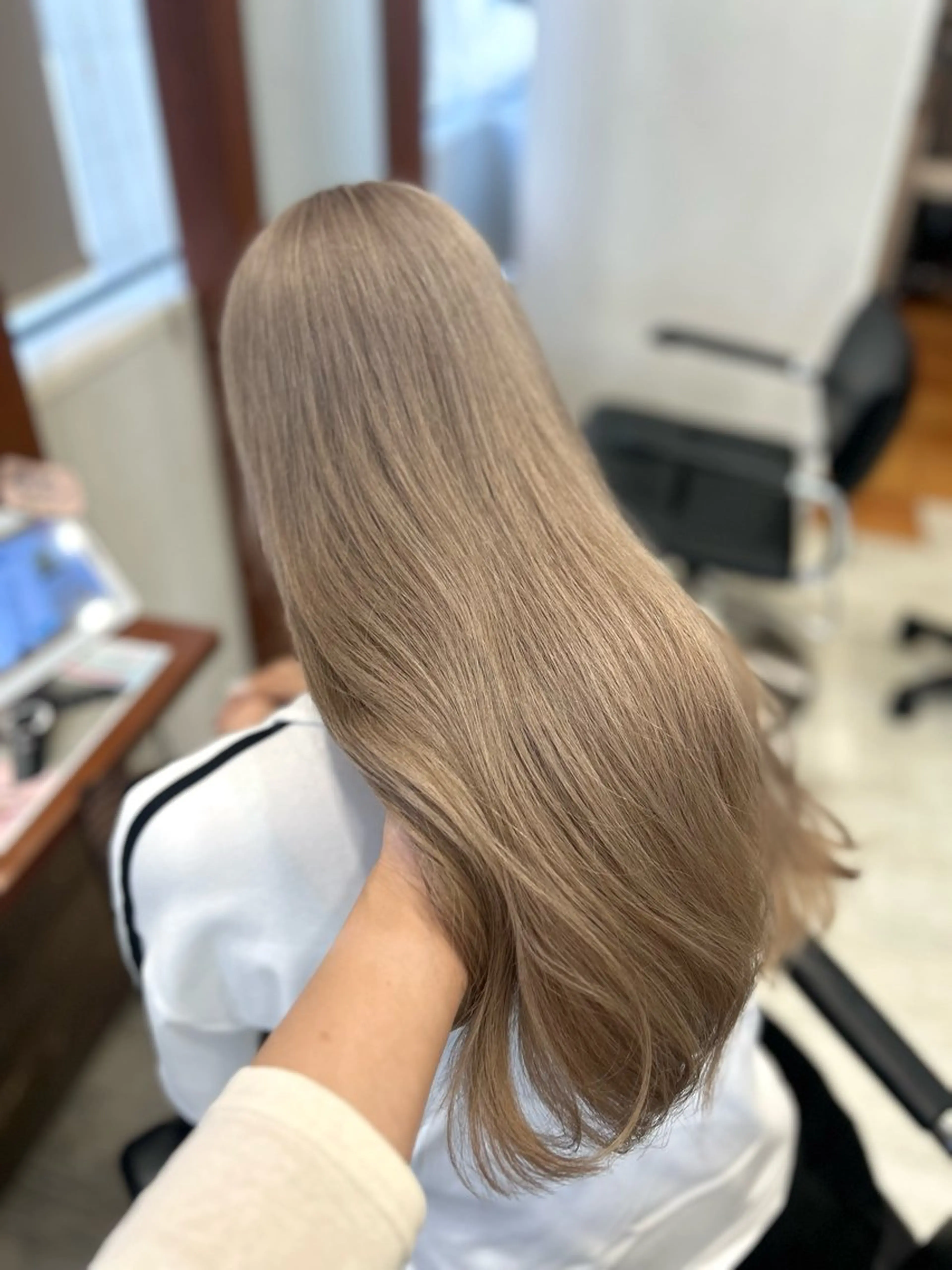 カラー ベージュカラー ホワイトベージュ ヘアカラー CIEL 難波店所属・🎀透明感/レイヤ ー/Kotona🎀のヘアスタイル