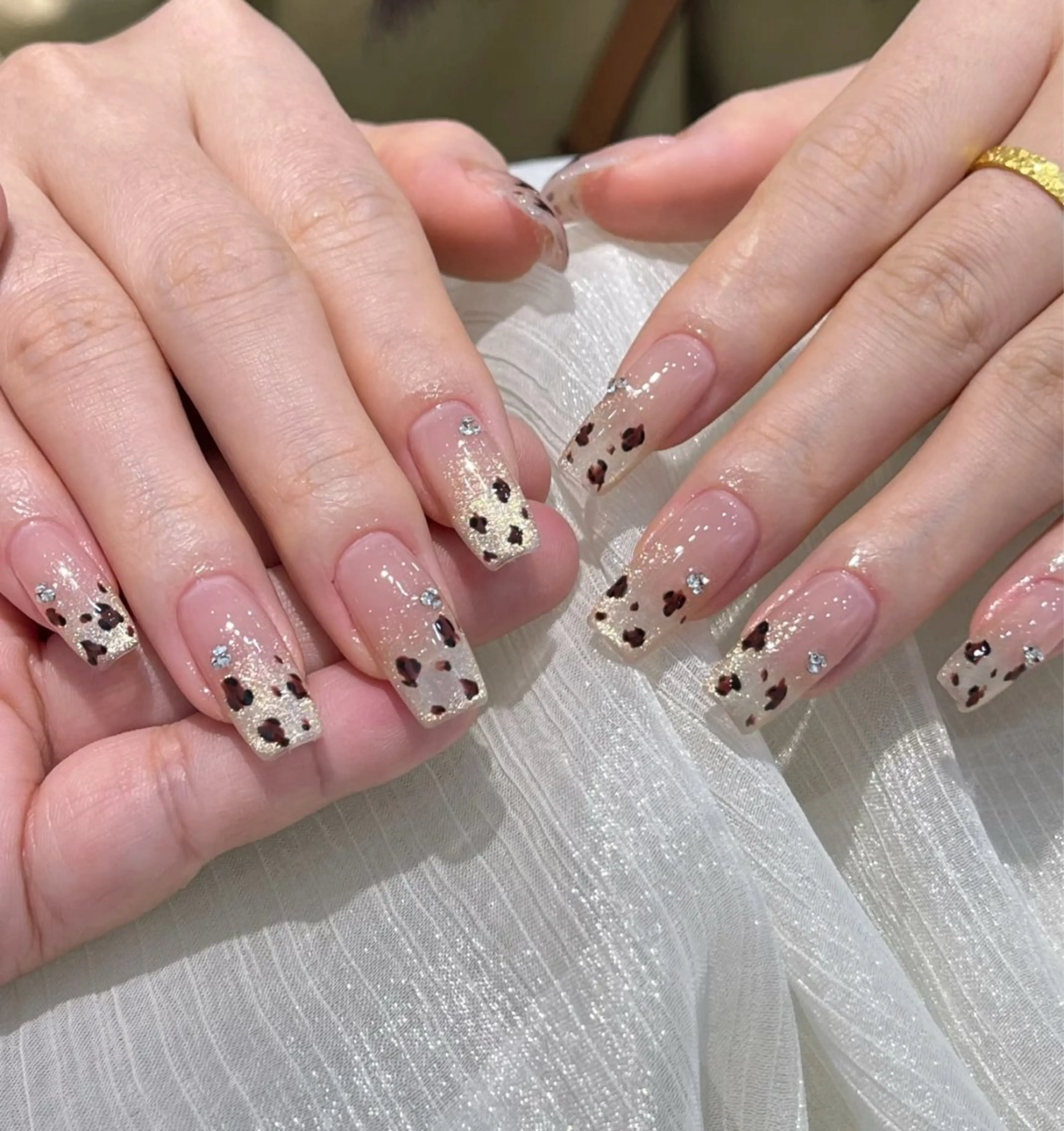 ネイル フレンチネイル グラデーション キラキラネイル 韓国ネイル マグネットネイル ハンドネイル 🎀🎀YooLi Nail Salonのネイルデザイン