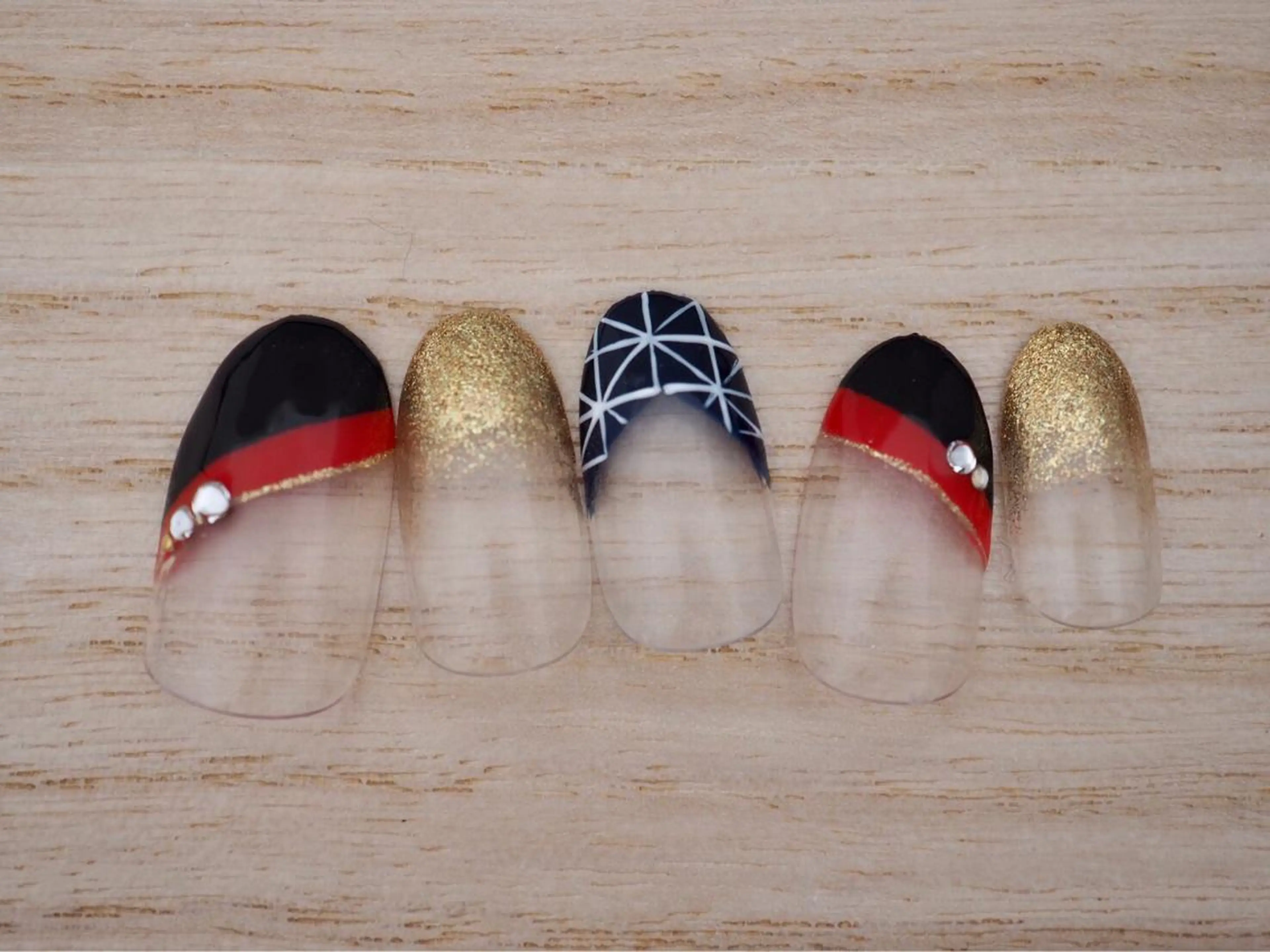 ネイル トップネイリスト Ribbon立川店のネイルデザイン