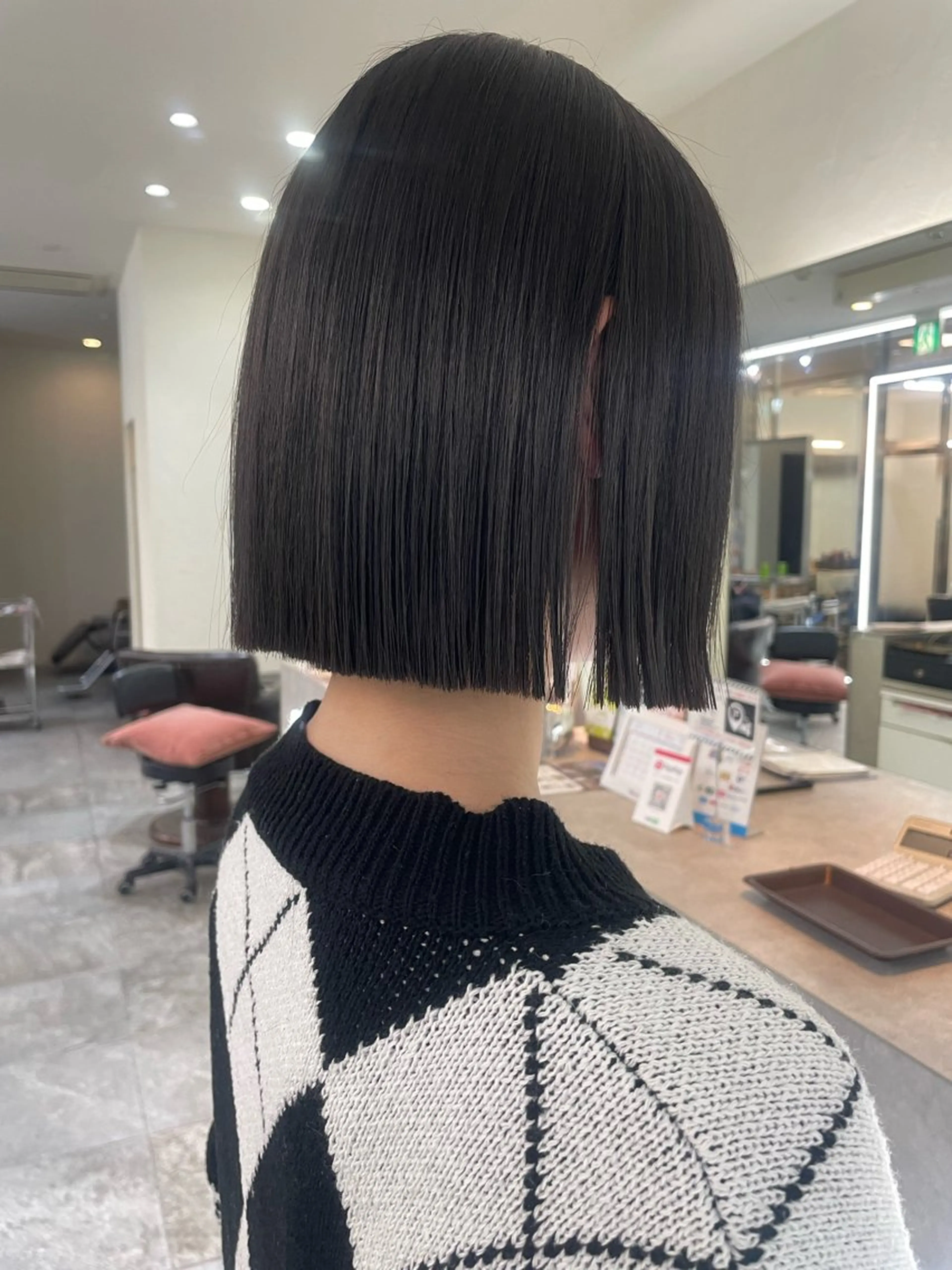 ミディアム 切りっぱなしボブ ボブ 髪質改善 カット 縮毛矯正 lift by mag所属・ユナ ナチュラル／透明感のヘアスタイル