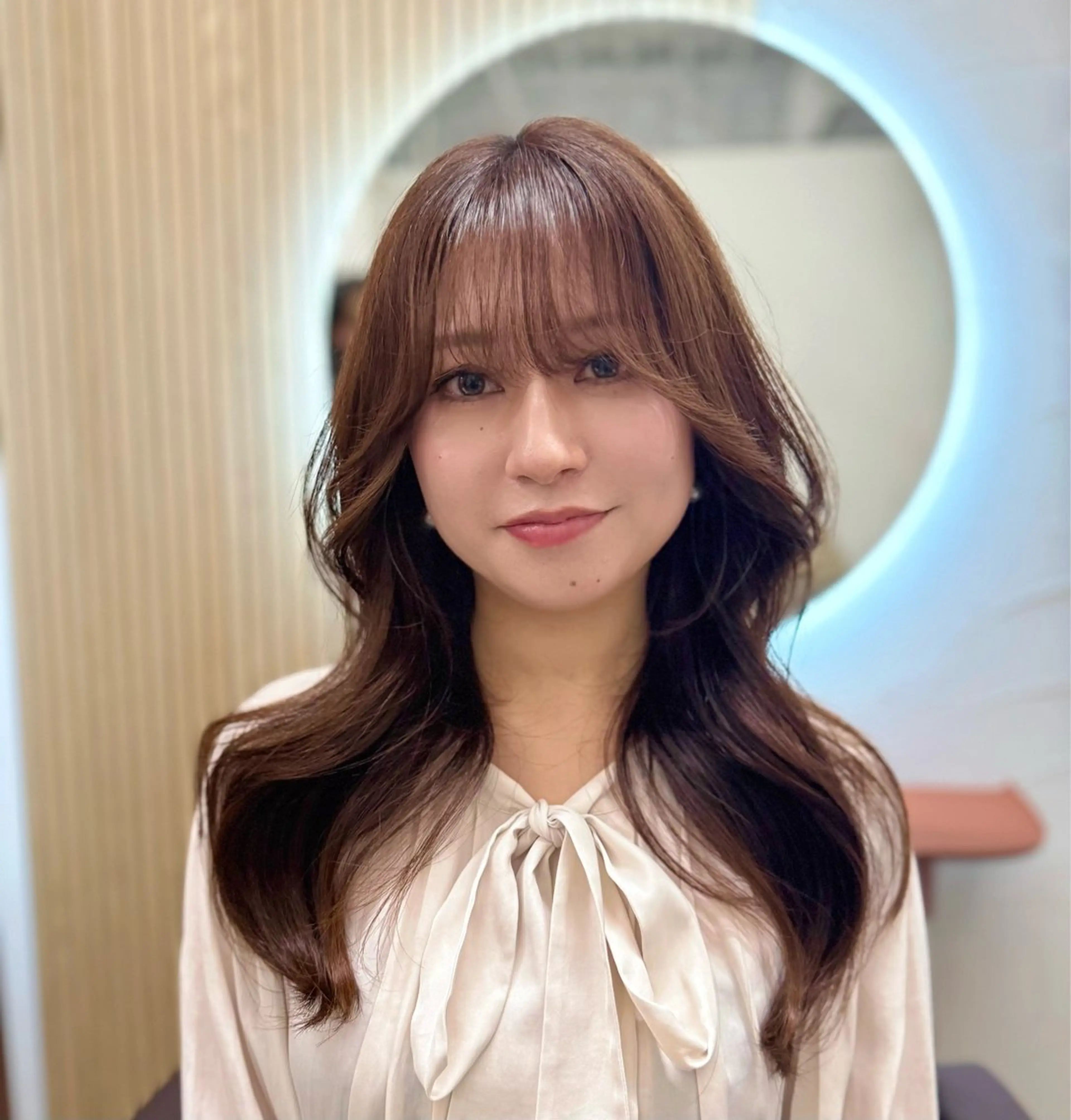 ロング WATARU/ 韓国風巻き髪のヘアスタイル