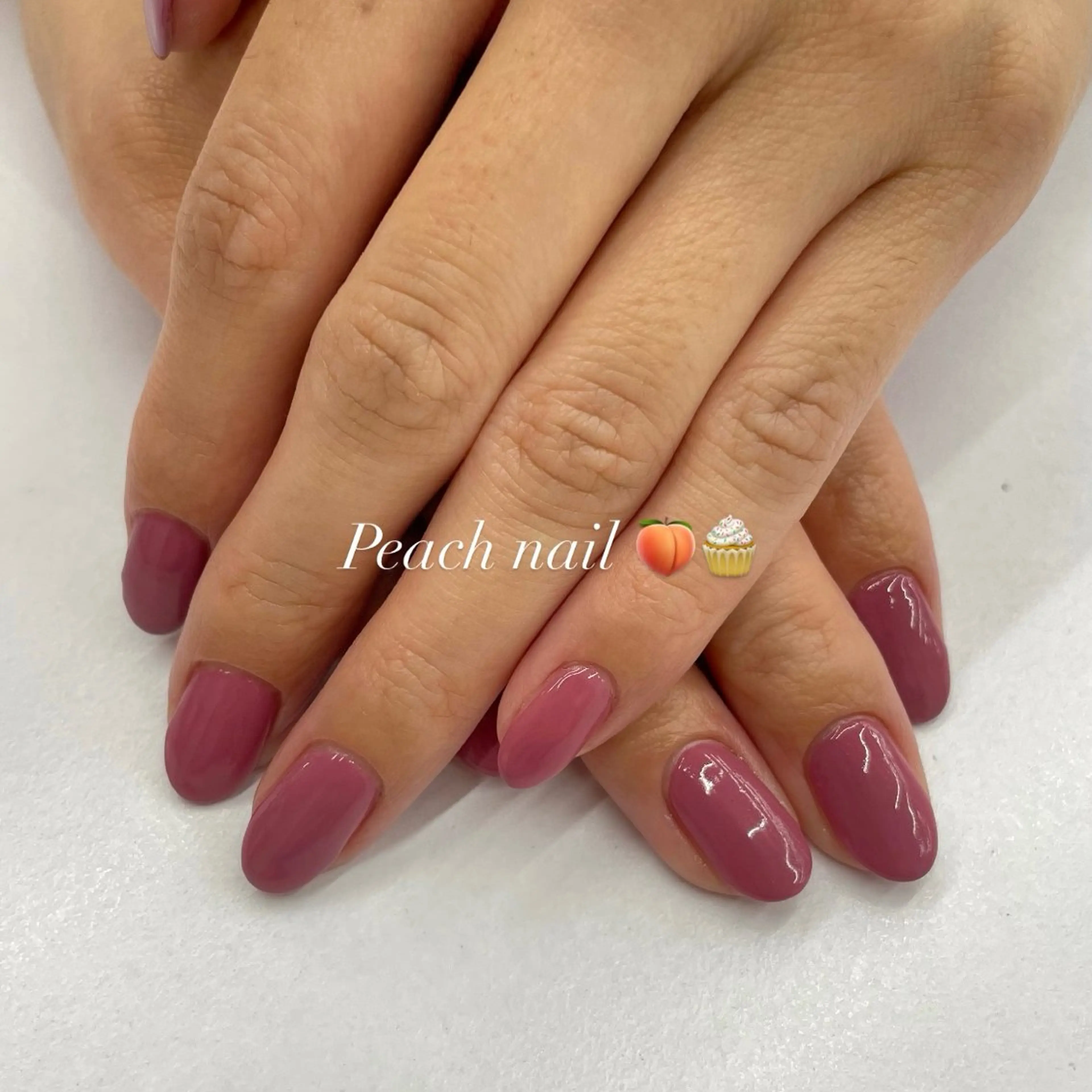 ネイル ハンドネイル ななみ.⋆𝜗𝜚 艶カラー/まつパのヘアスタイル