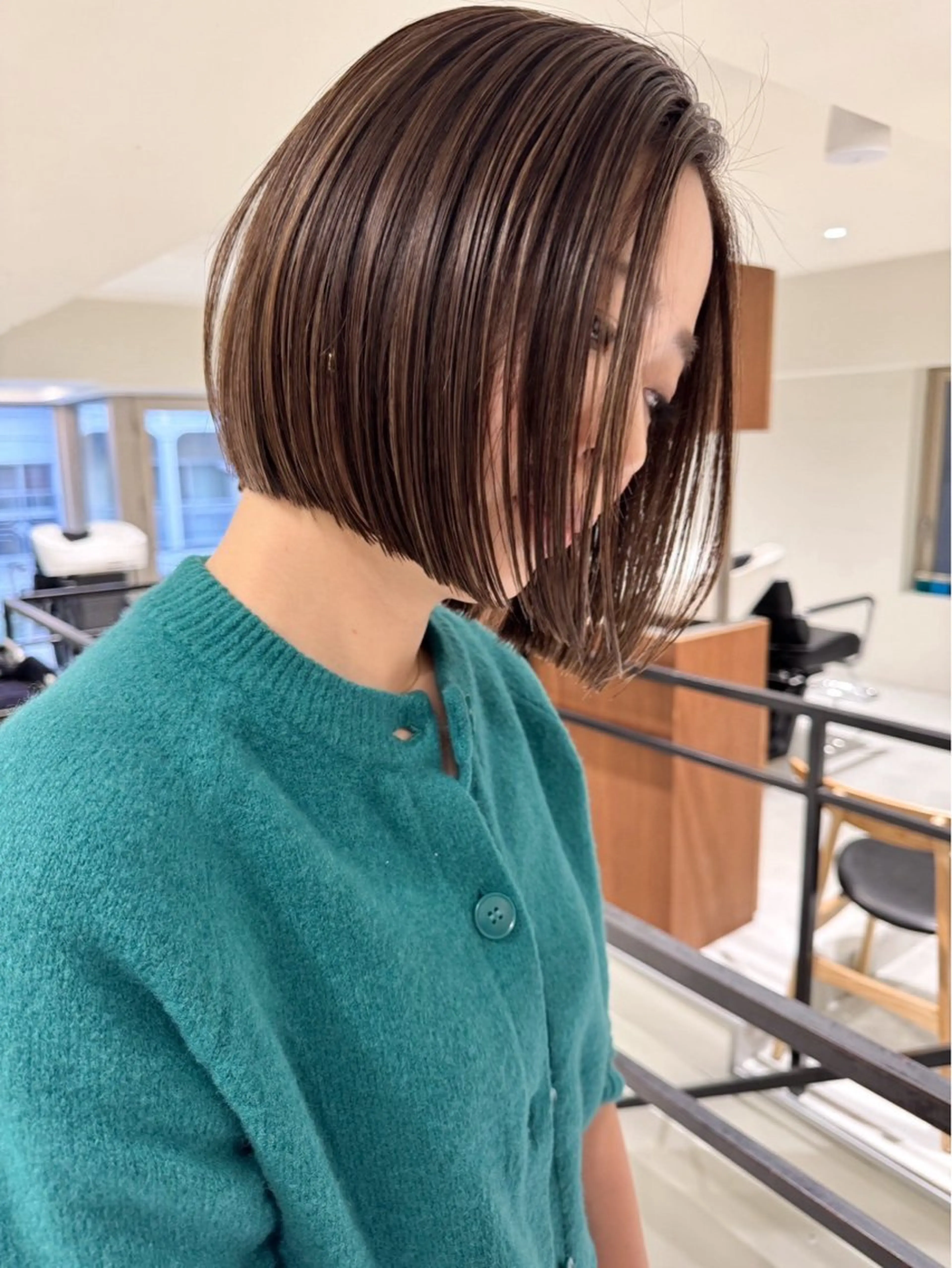 ショート ショートボブ ボブ ハイライト 髪質改善 レイヤーカット カット ヨシミ カズヤのヘアスタイル