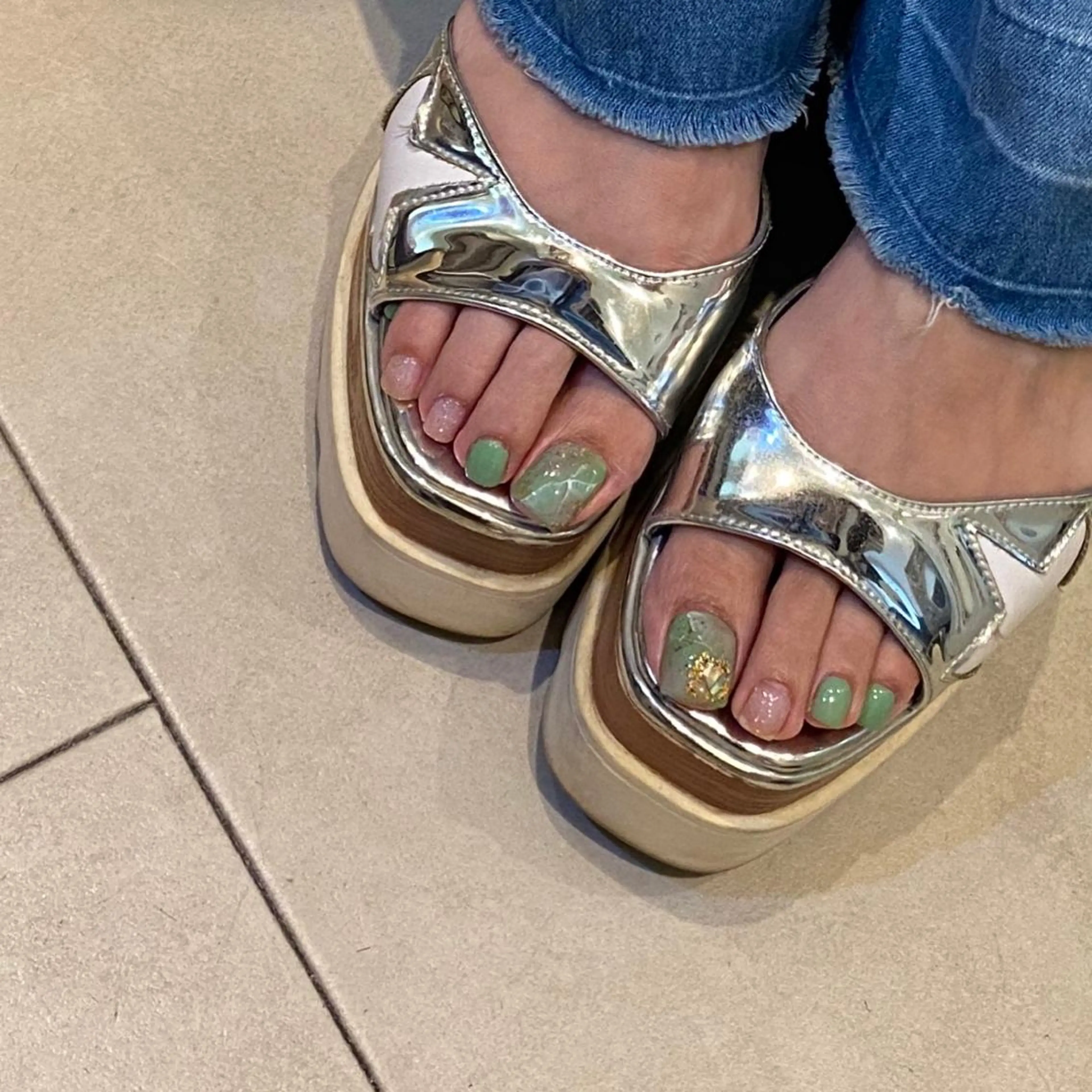 ネイル フットネイル Nail Salon Coffret西中島店所属・coffret　酒井 萌のネイルデザイン