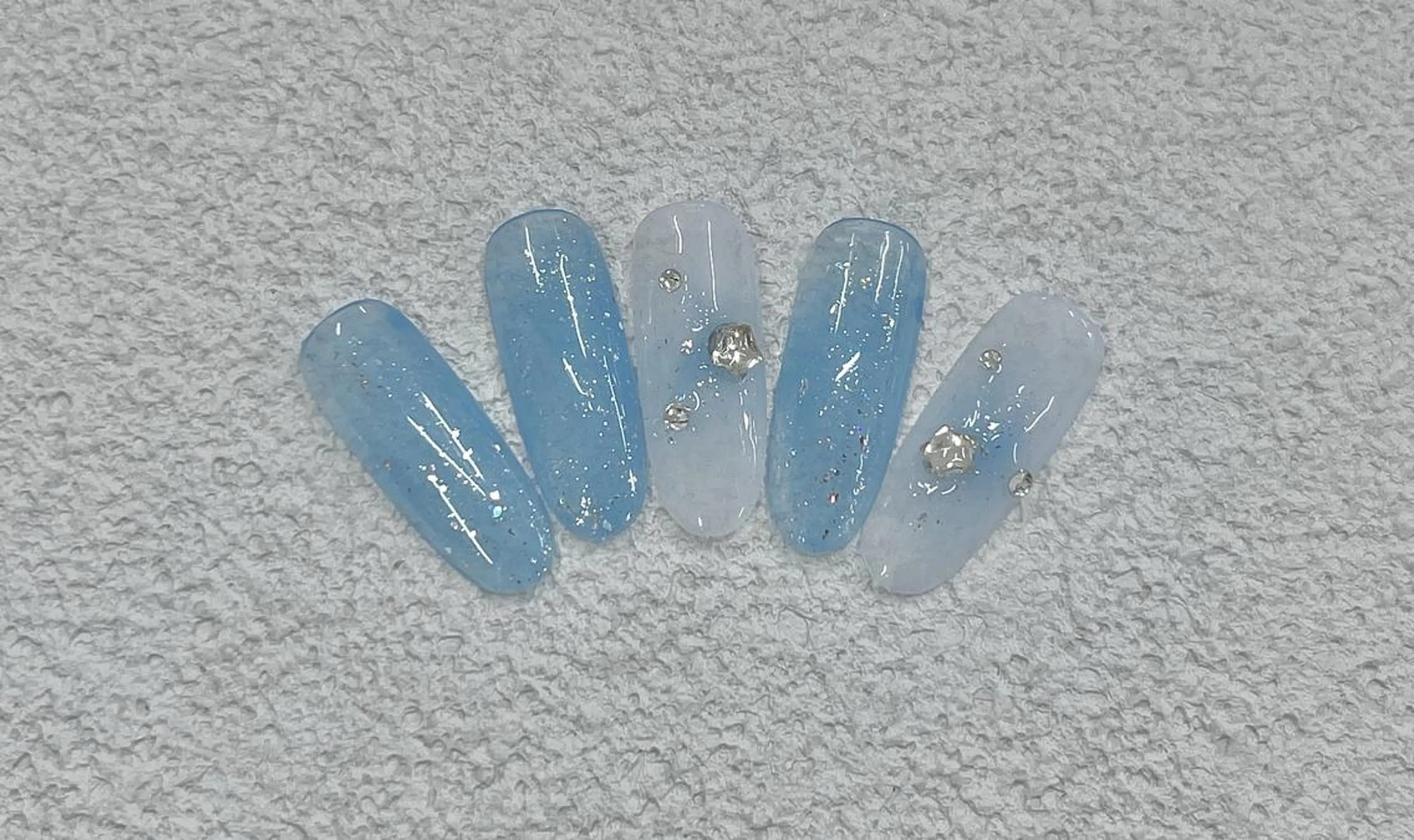 ネイル 長さ出し ジェルネイル 韓国ネイル ラメ(グリッター) ラメグラデーション ダイ ゲンゲンのネイルデザイン