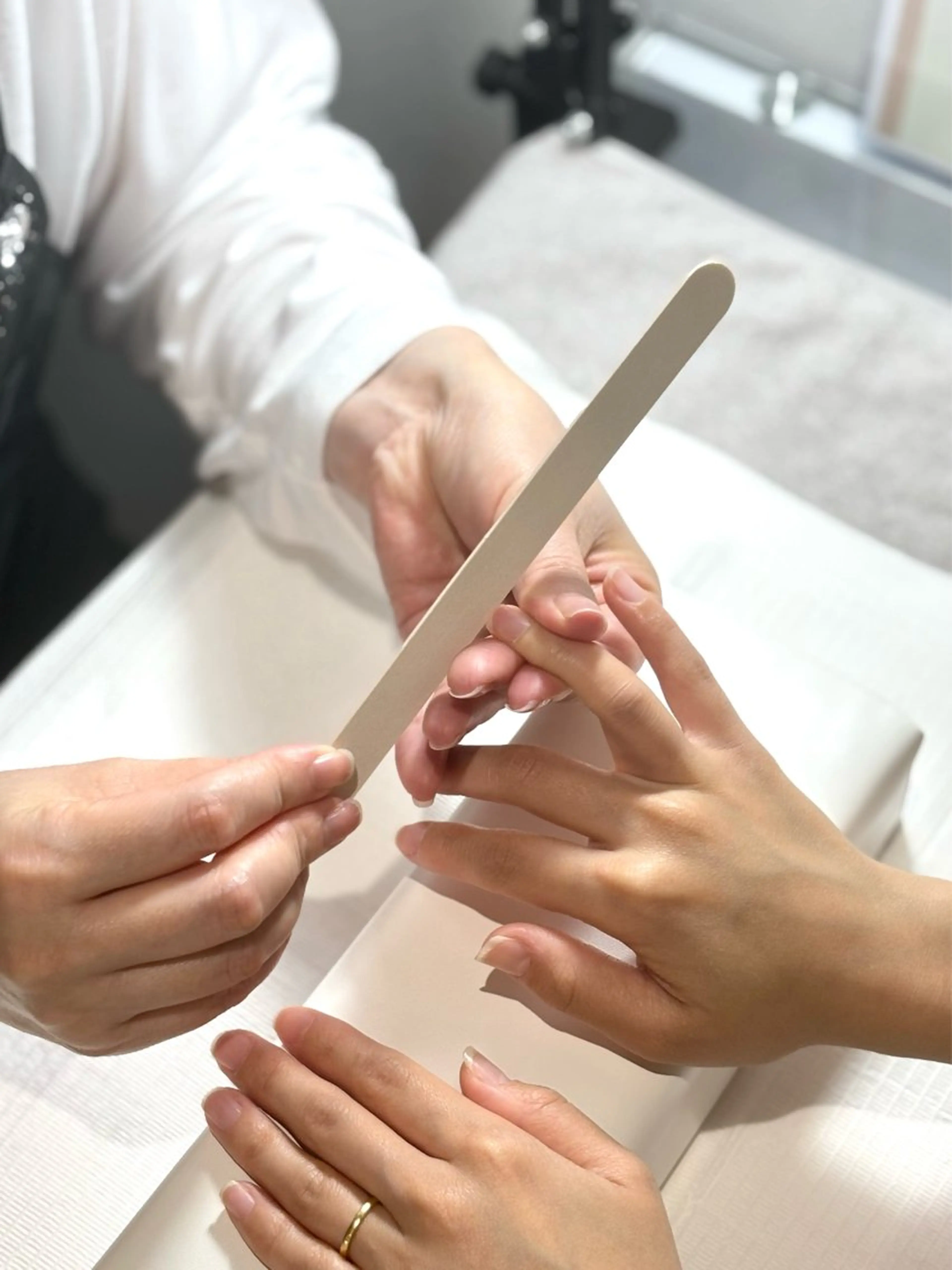 オトナのための艶めきネイルケアの写真