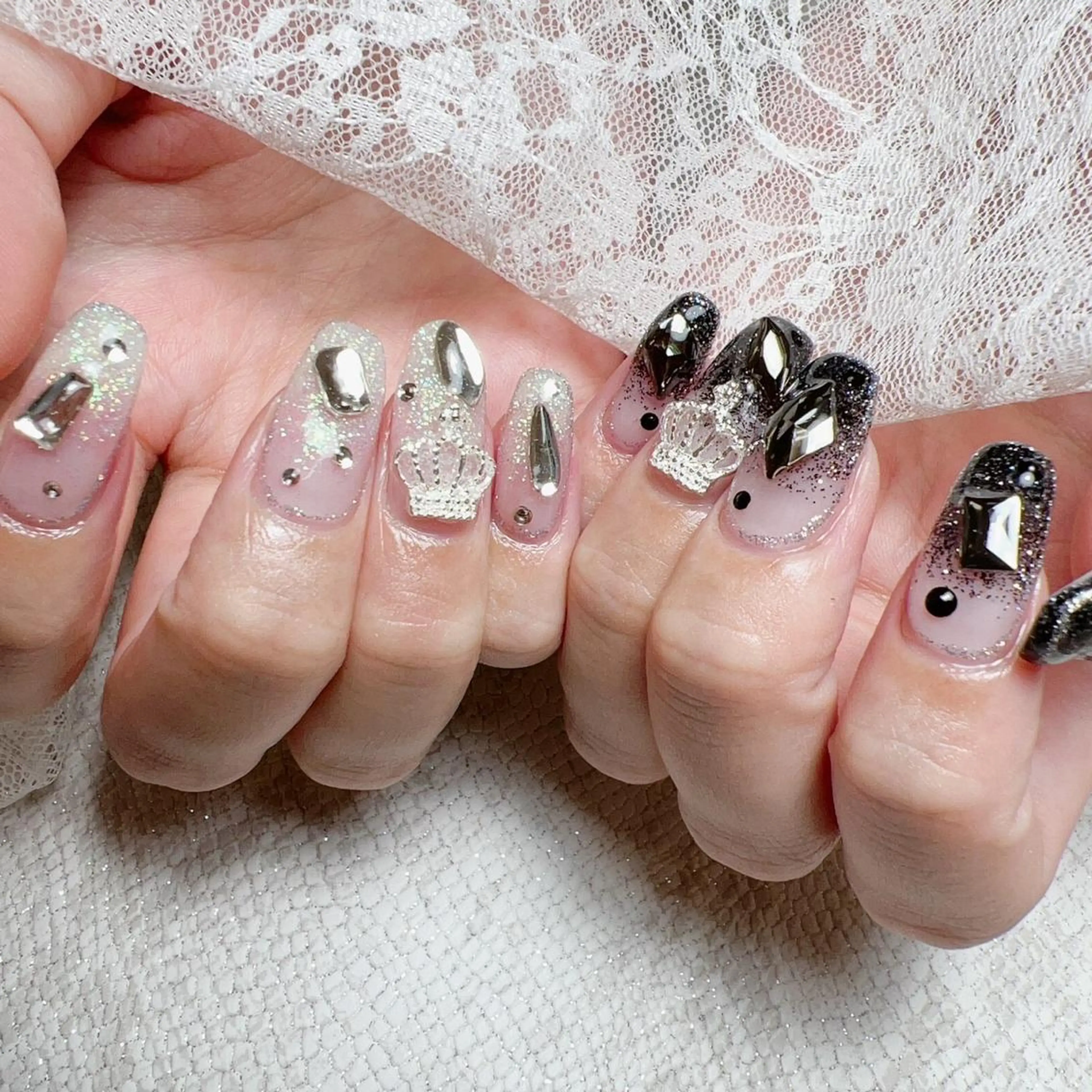 ネイル ジェルネイル キラキラネイル 韓国ネイル ホワイト ハンドネイル Nail lieNのネイルデザイン