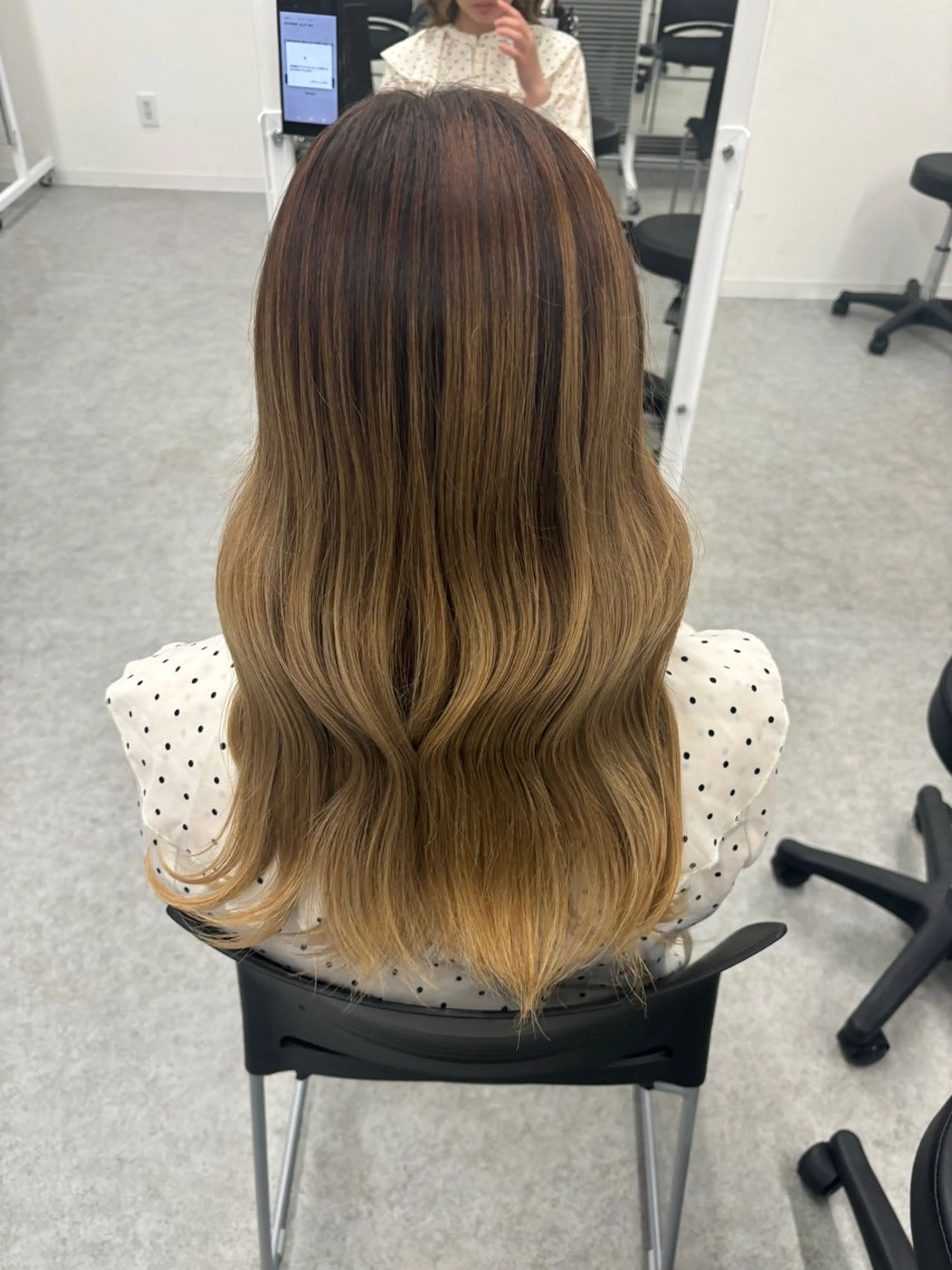 ロング 韓国ヘア/ブリーチ無 しWカラー/オリーブのヘアスタイル