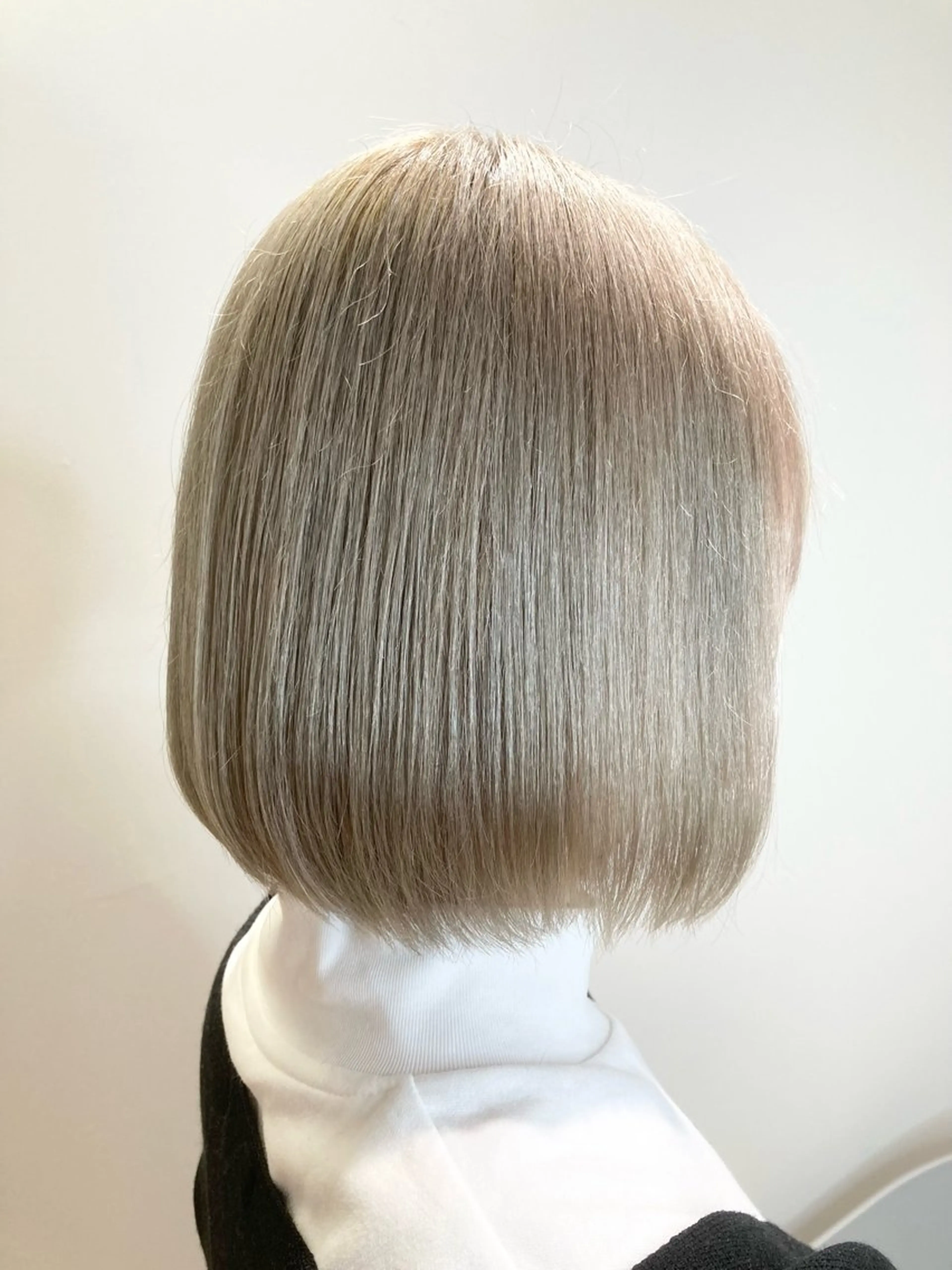 ミディアム カラー ブリーチ グレージュ GOTODAY シェアサロン梅田NU茶屋町店所属・髪質改善/艶カラー 縮毛矯正/みほのヘアスタイル