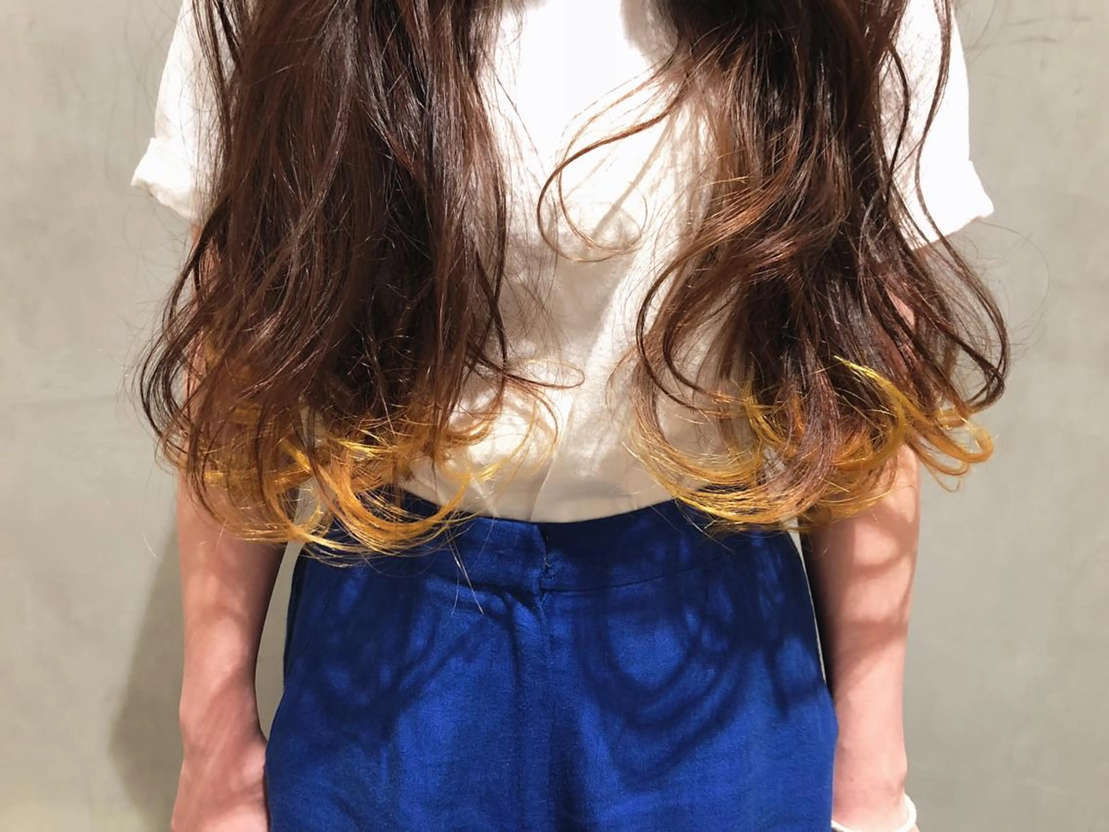 ロング カラー イエローカラー カット ヘアカラー トリートメント 大西 直人のヘアスタイル