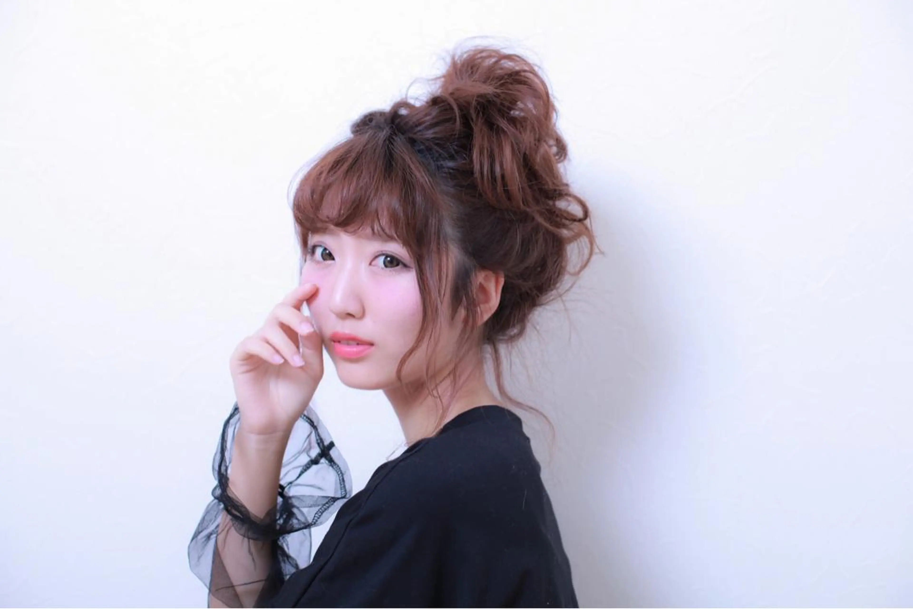 セミロング カラー ヘアアレンジ お団子ヘア 🌿‬ ܸAir 透明感🌱西村知佳のヘアスタイル