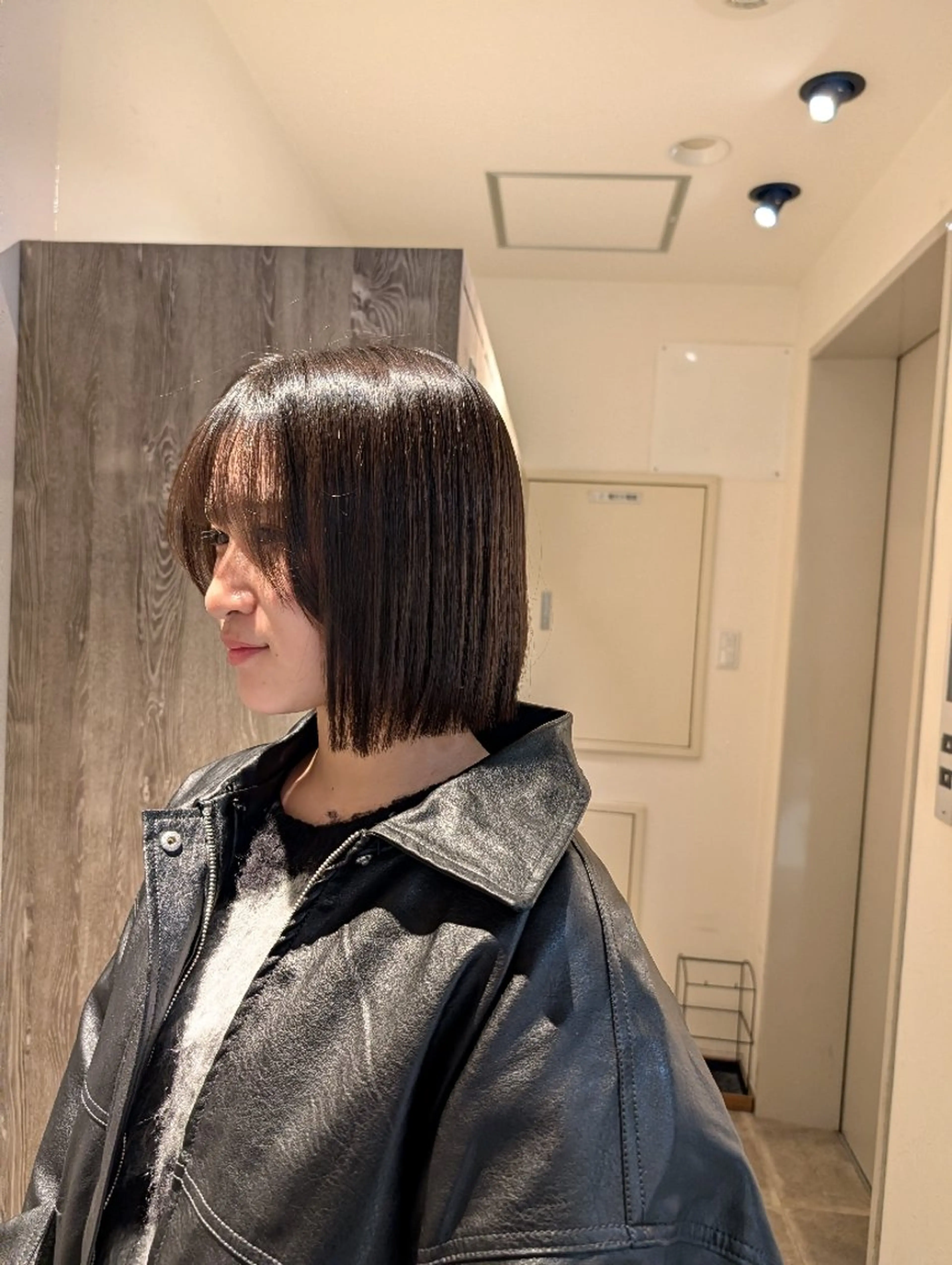 ミディアム alushe 岡 陽子のヘアスタイル