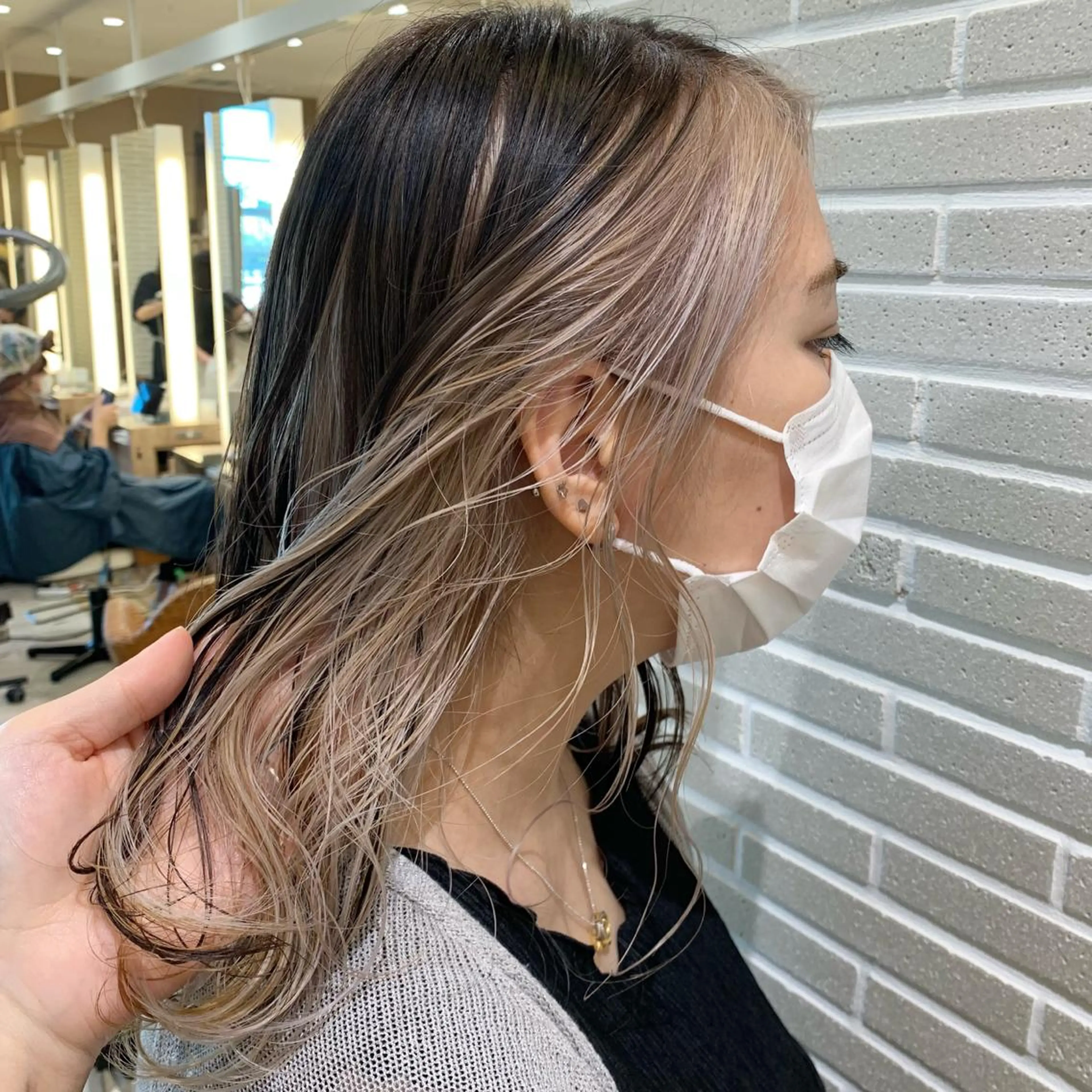 ロング 潟上 菜摘のヘアスタイル