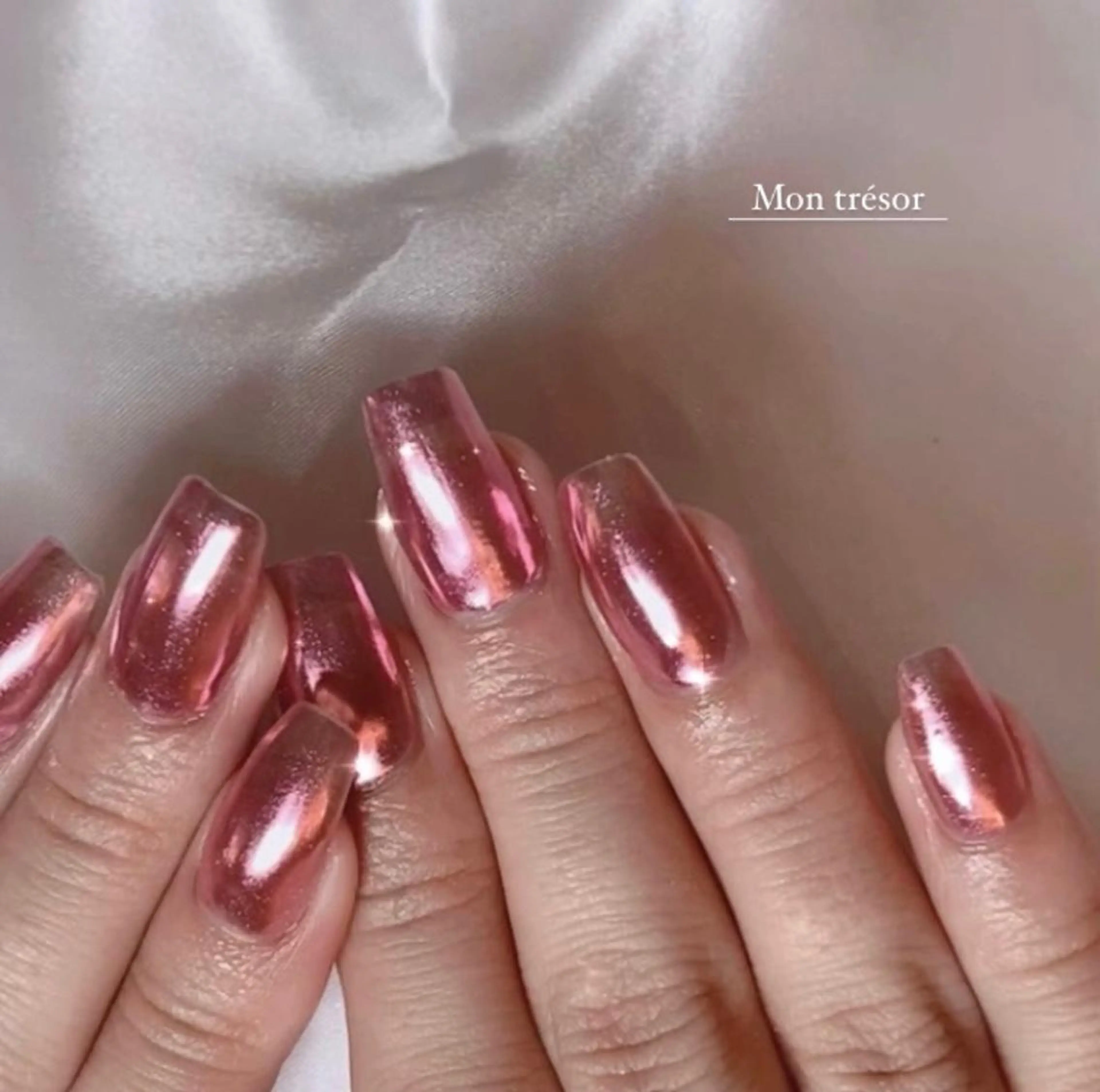 ネイル ミラーネイル ハンドネイル Mon trésor所属・Montrésor 名古屋ネイルサロンのネイルデザイン