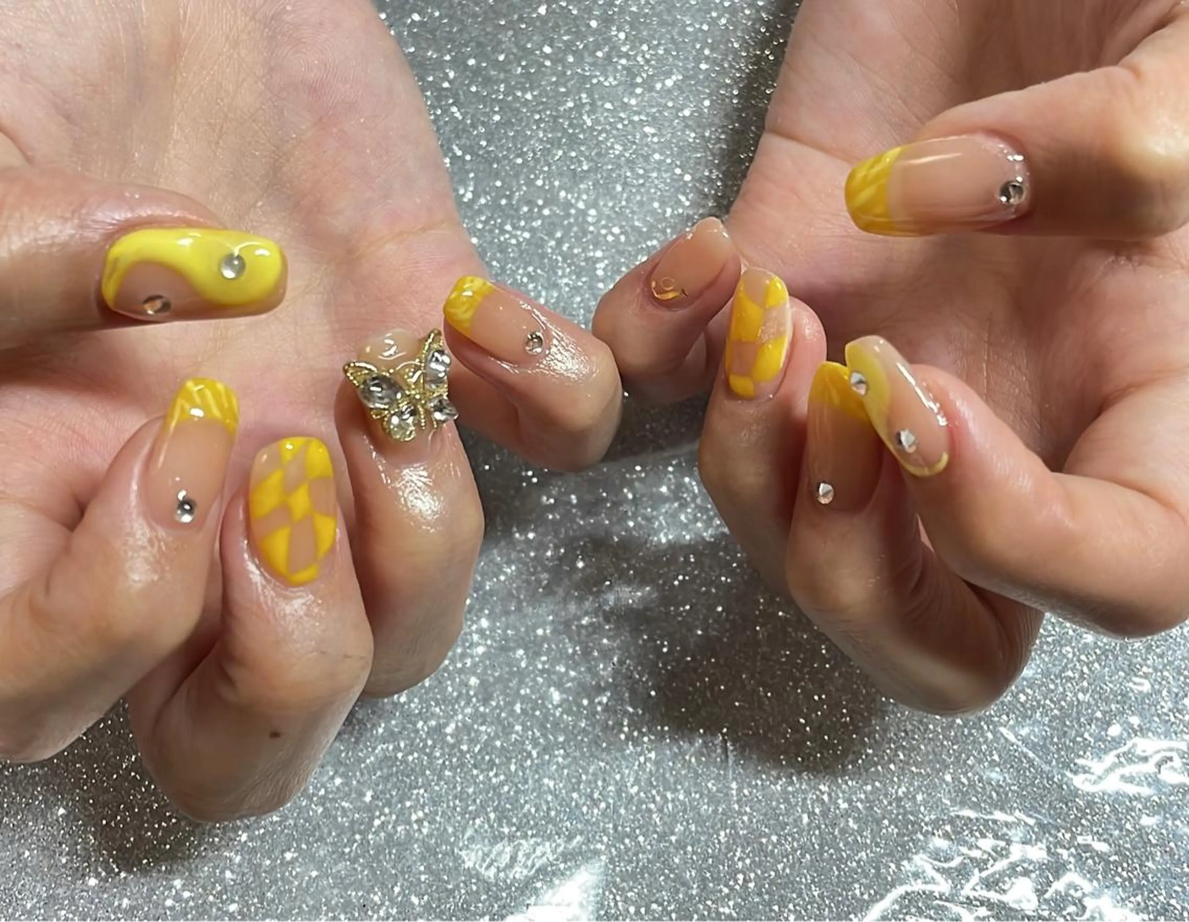 ネイル ハンドネイル VIERU 🌈🎀💖のネイルデザイン