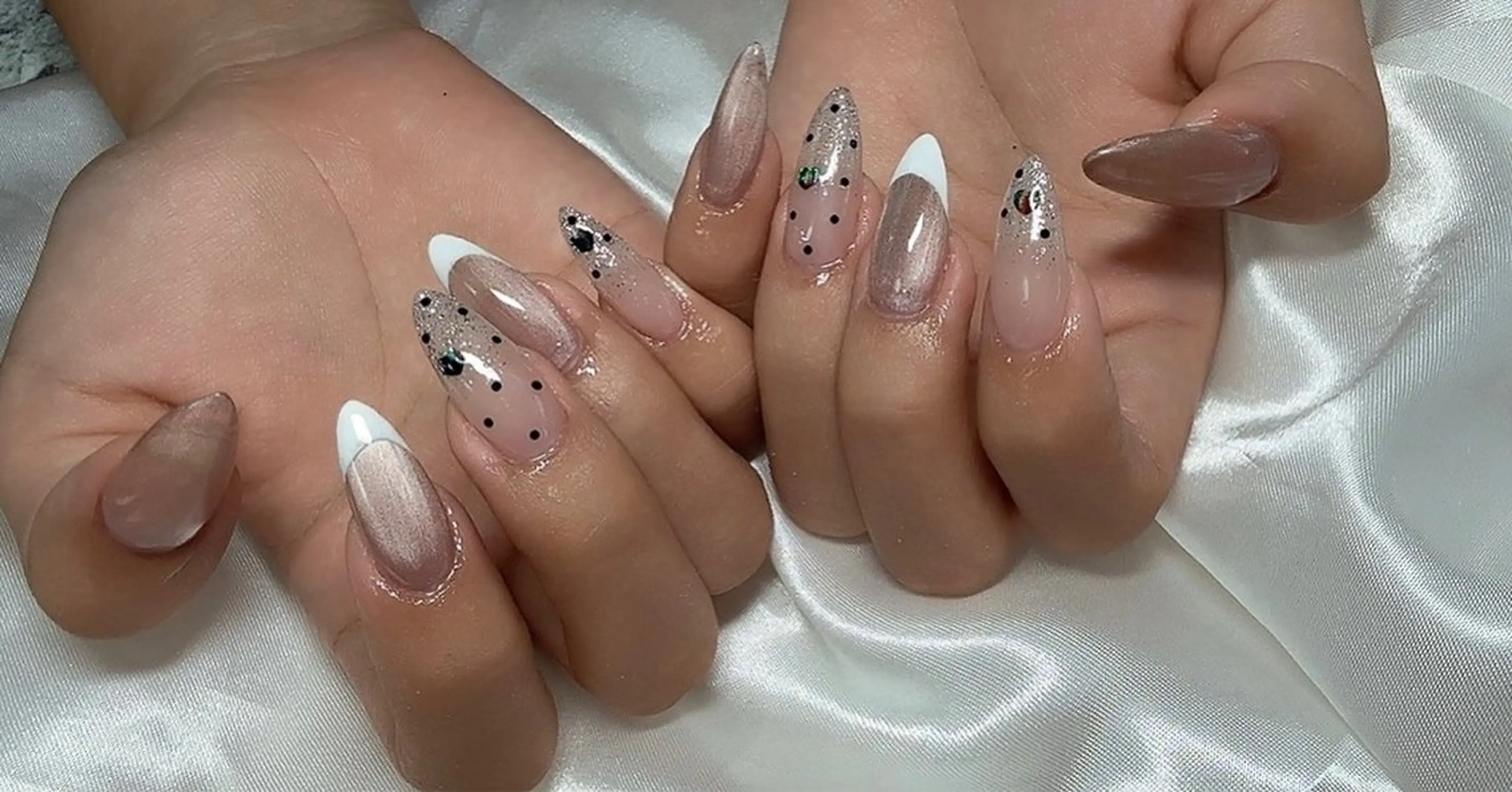 ネイル ドット フレンチネイル ハンドネイル Ruana Nailのネイルデザイン