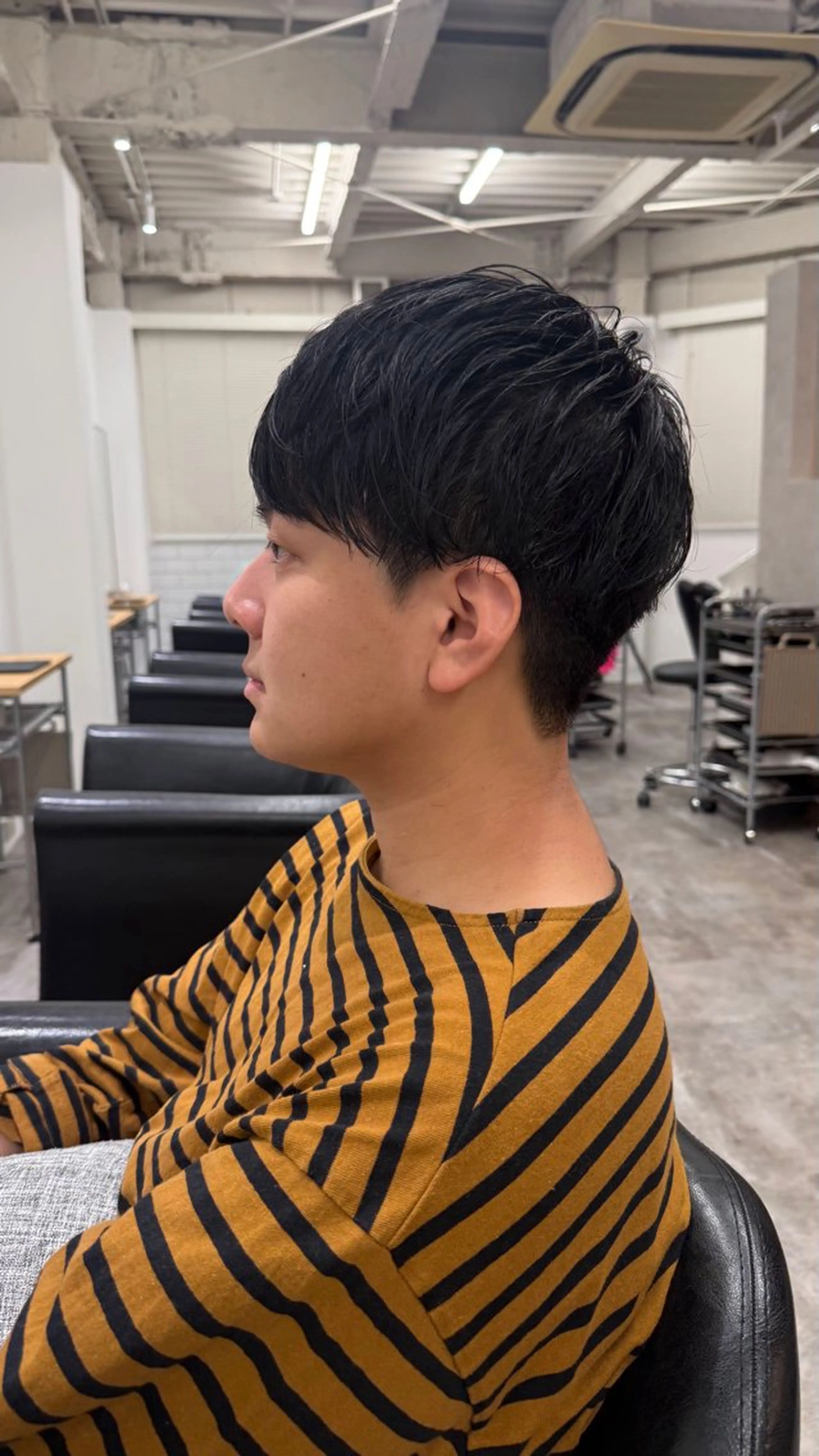 メンズ マッシュ カット バレイヤージュモデル 募集👒ヨンスクのヘアスタイル