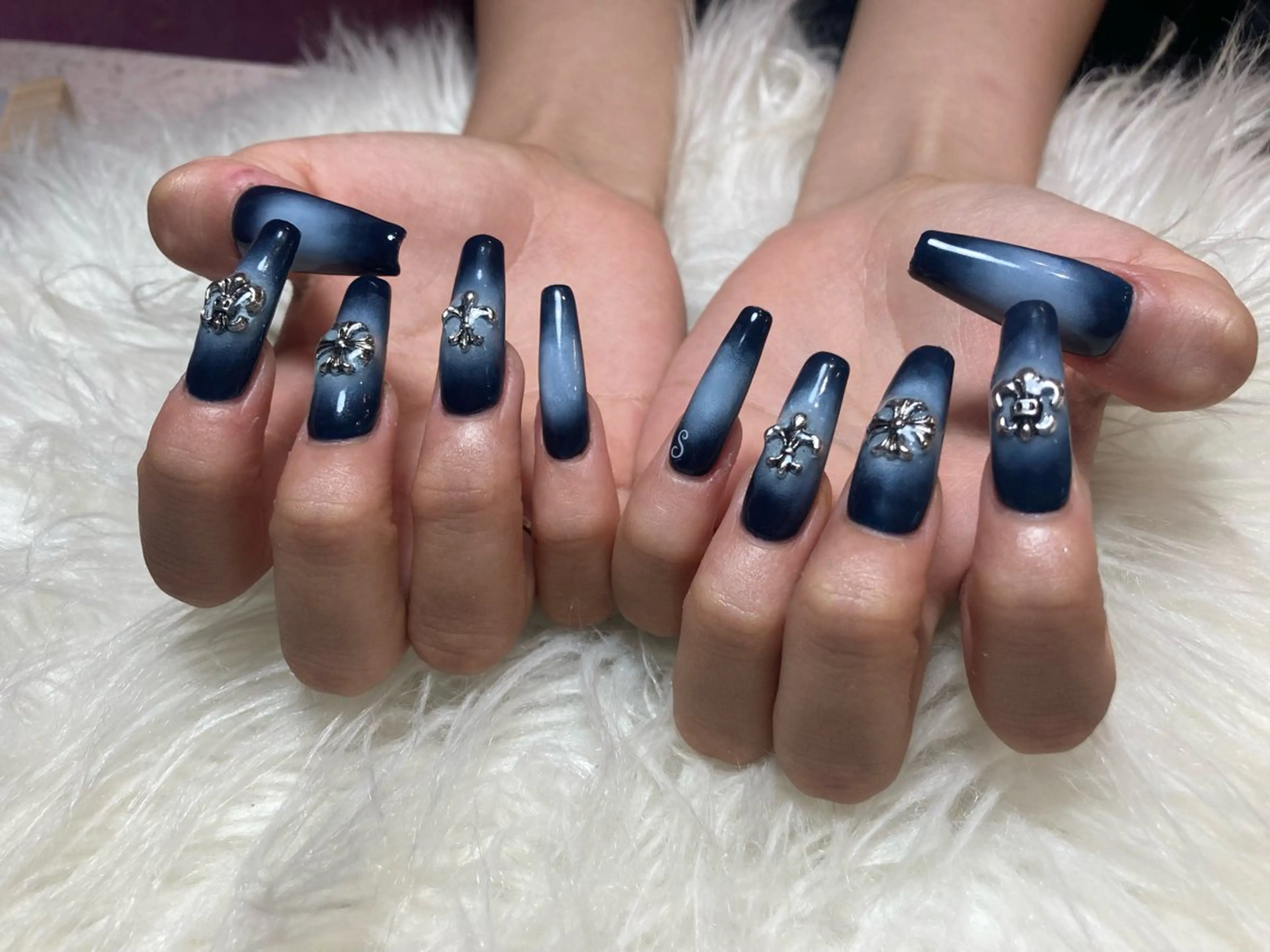 ネイル キラキラ オメメのネイルデザイン