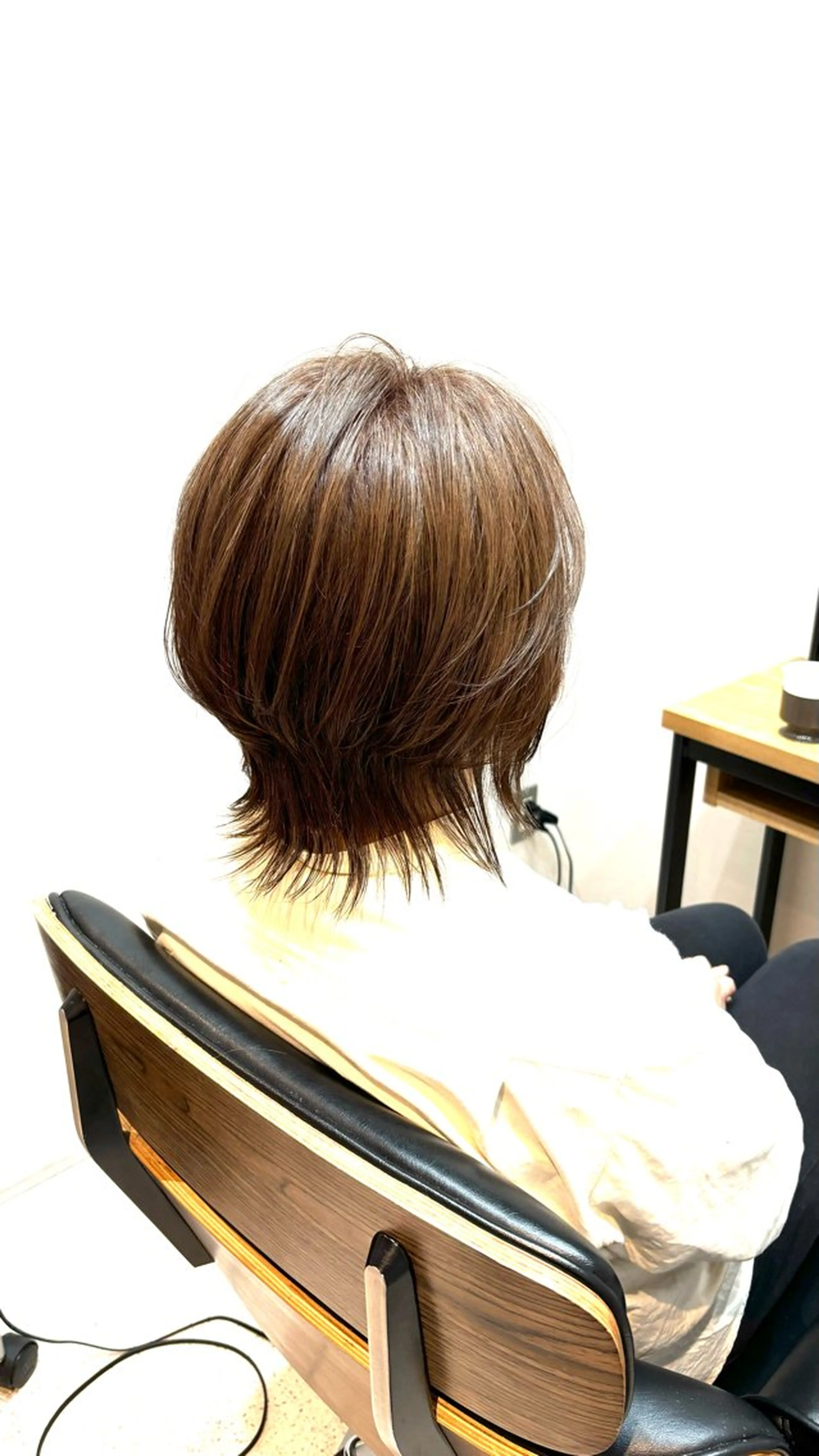 ミディアム レイヤーカット 外ハネヘア ウルフカット ウルフレイヤー HARUKI  MINATO Japan広島紙屋町店所属・hmj紙屋町店 脊戸智志のエステ・リラクイメージ