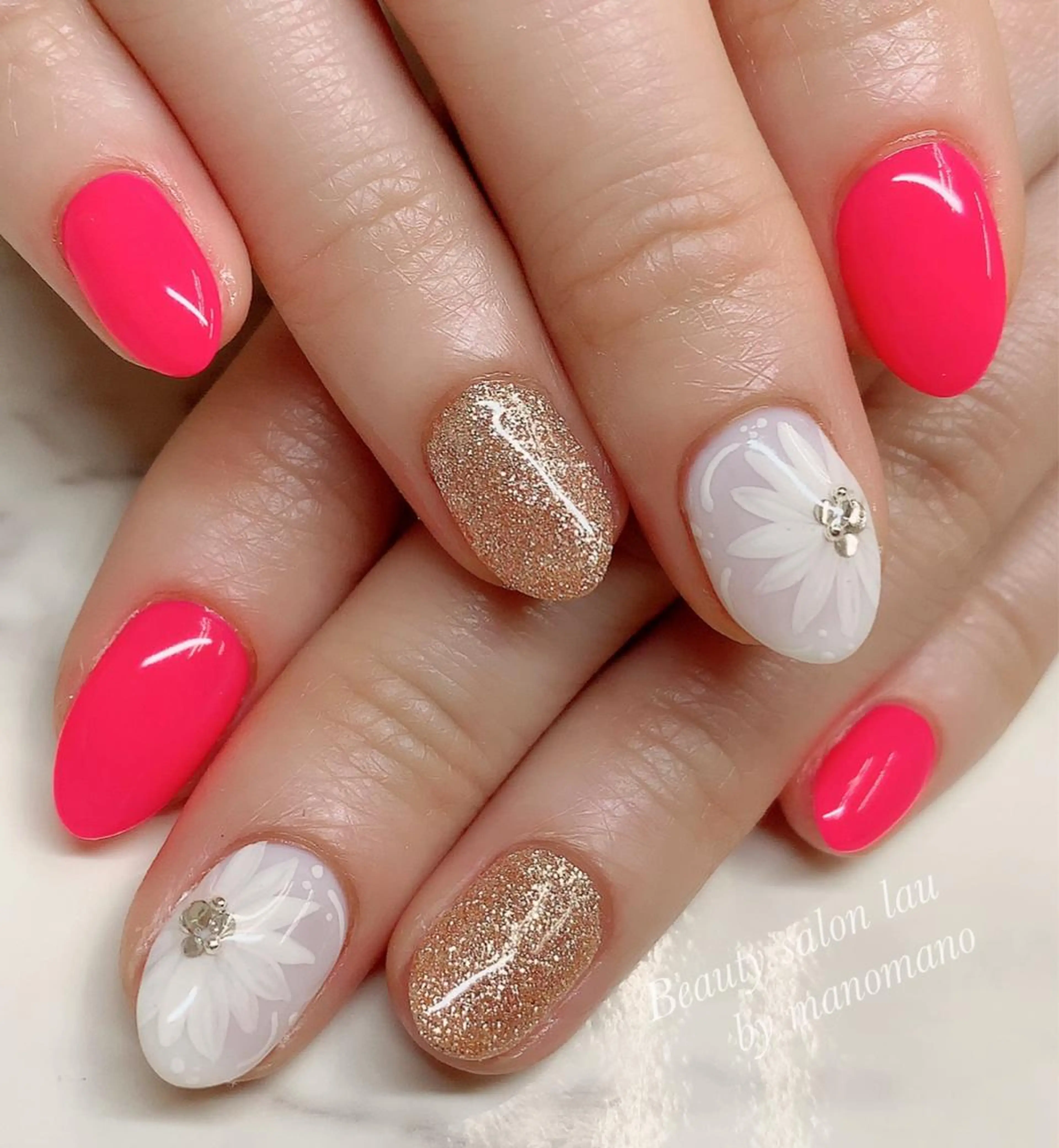 ネイル ラウバイマノマノ なかざとのネイルデザイン