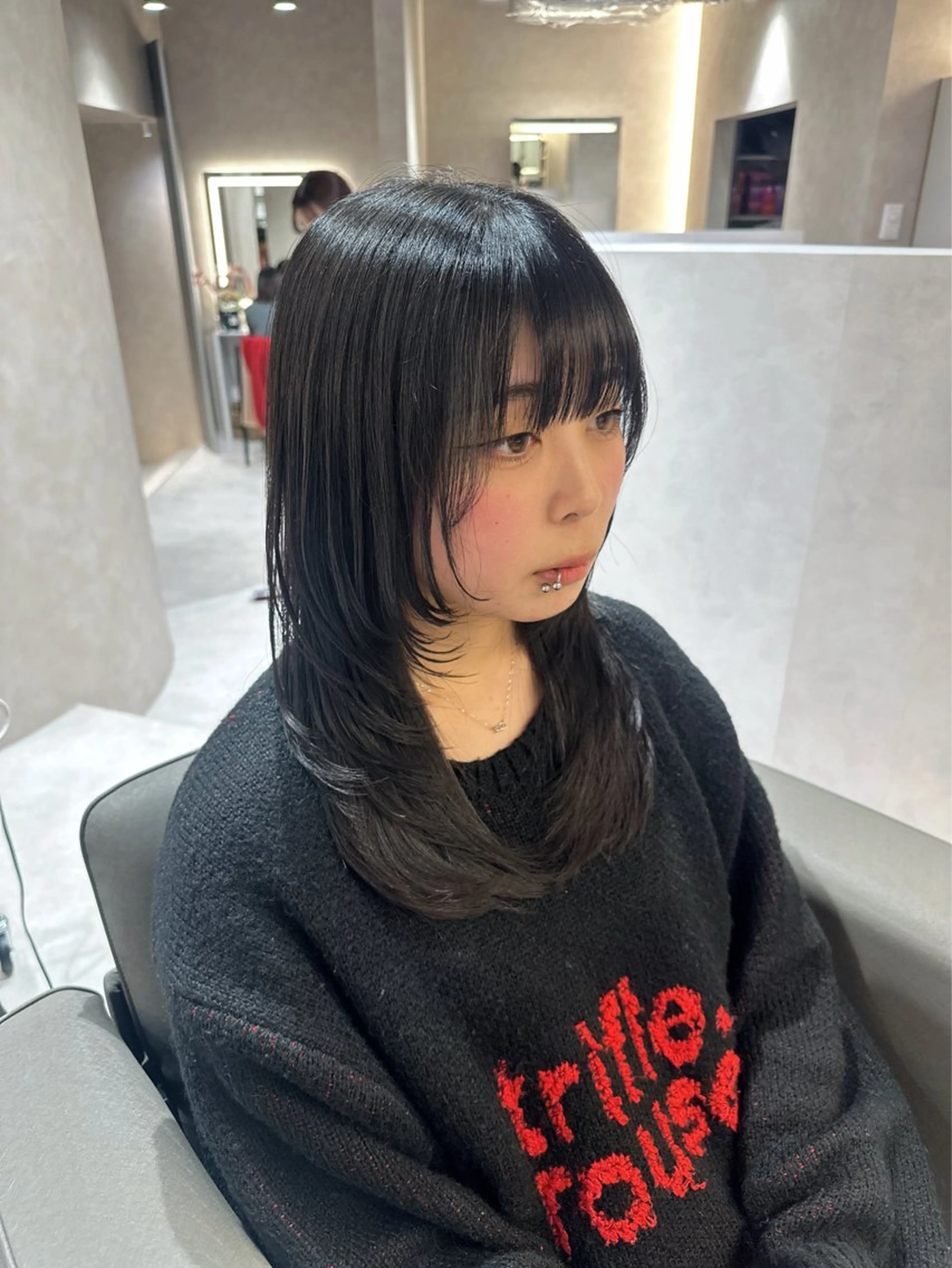 セミロング 韓国風ヘア レイヤーカット カット トリートメント 【新宿/艶髪カラー】 トレンドヘア🪽若菜のヘアスタイル