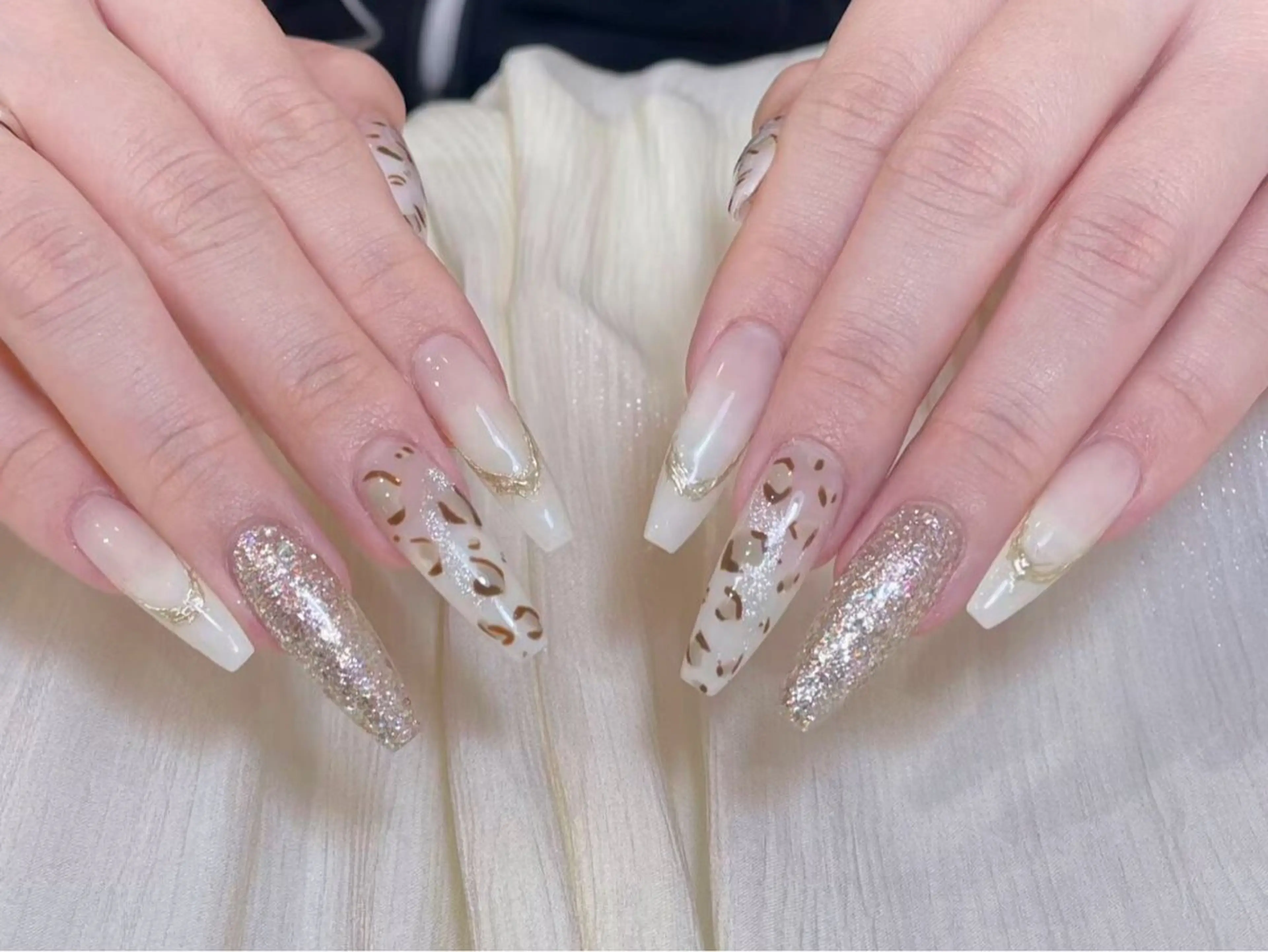 ネイル アートネイル オーロラネイル ガーリー キラキラネイル 韓国ネイル ハンドネイル み ゆのネイルデザイン